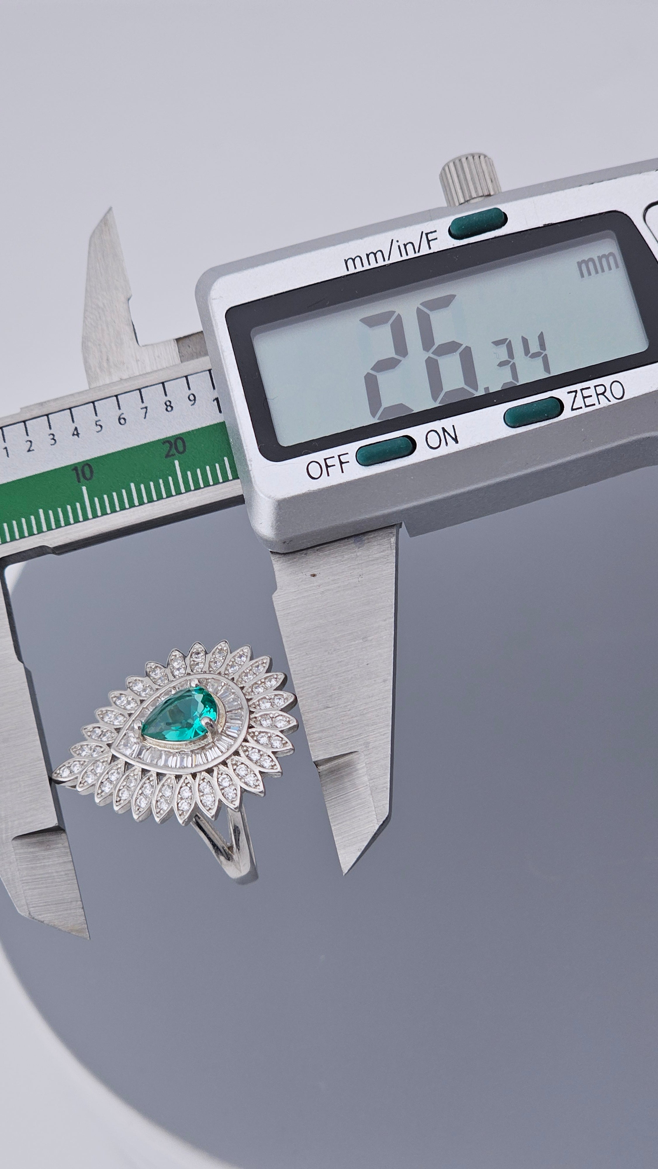 925 Sterling Silver Green Pear CZ Sunburst Statement Ring - Size UK O 1/2