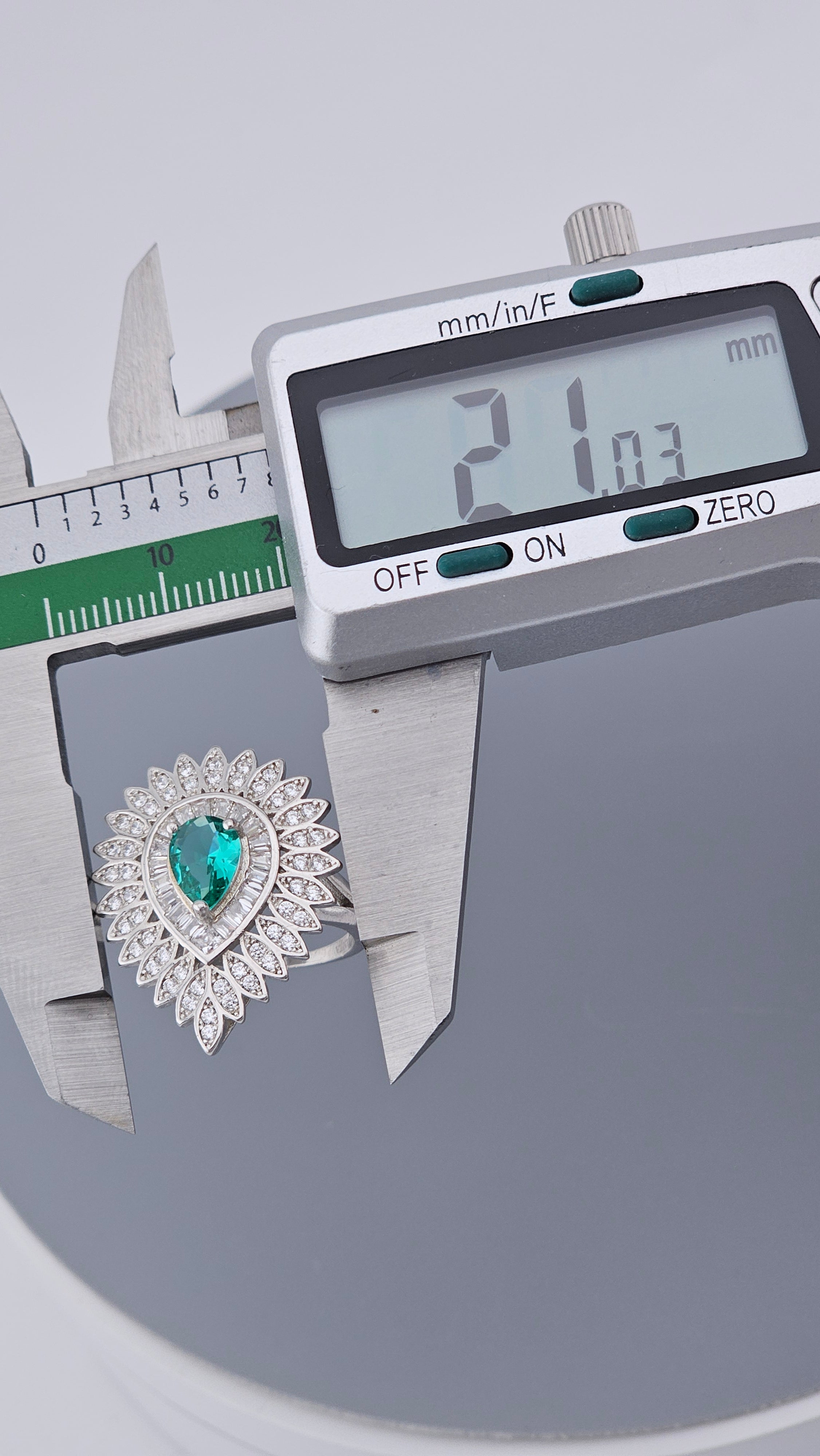 925 Sterling Silver Green Pear CZ Sunburst Statement Ring - Size UK O 1/2