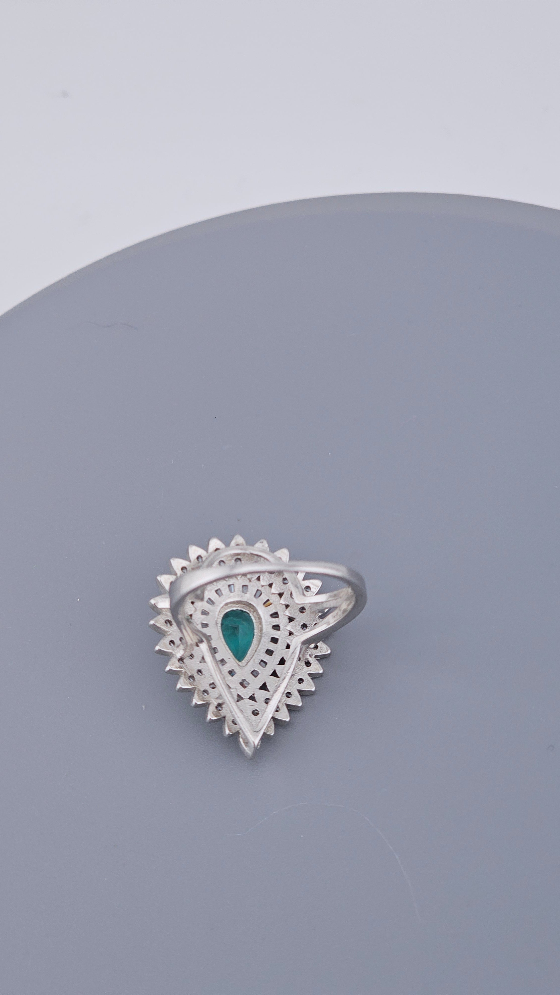 925 Sterling Silver Green Pear CZ Sunburst Statement Ring - Size UK O 1/2
