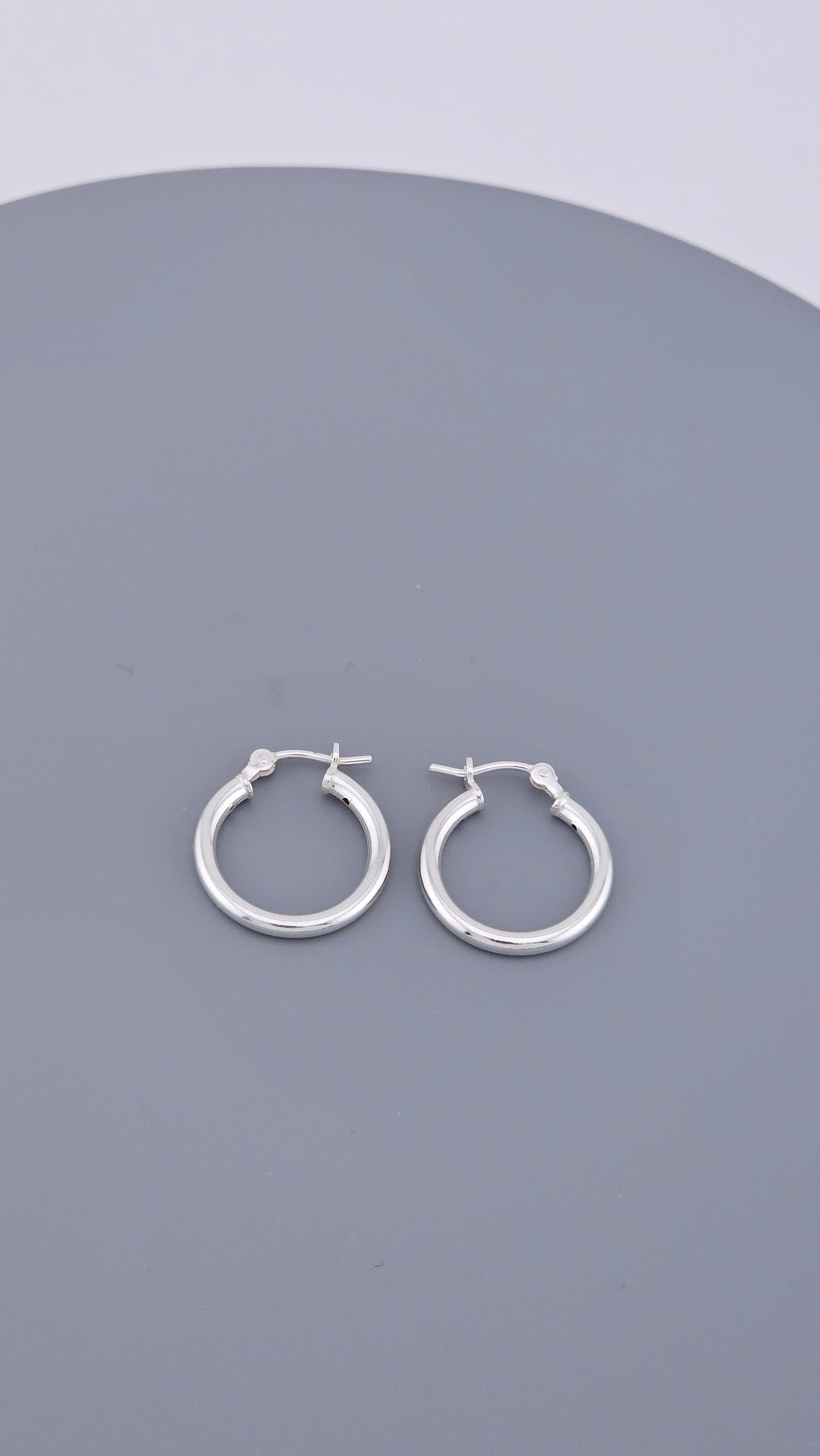 925 Sterling Silver Classic Small Hoop Earrings - 17mm