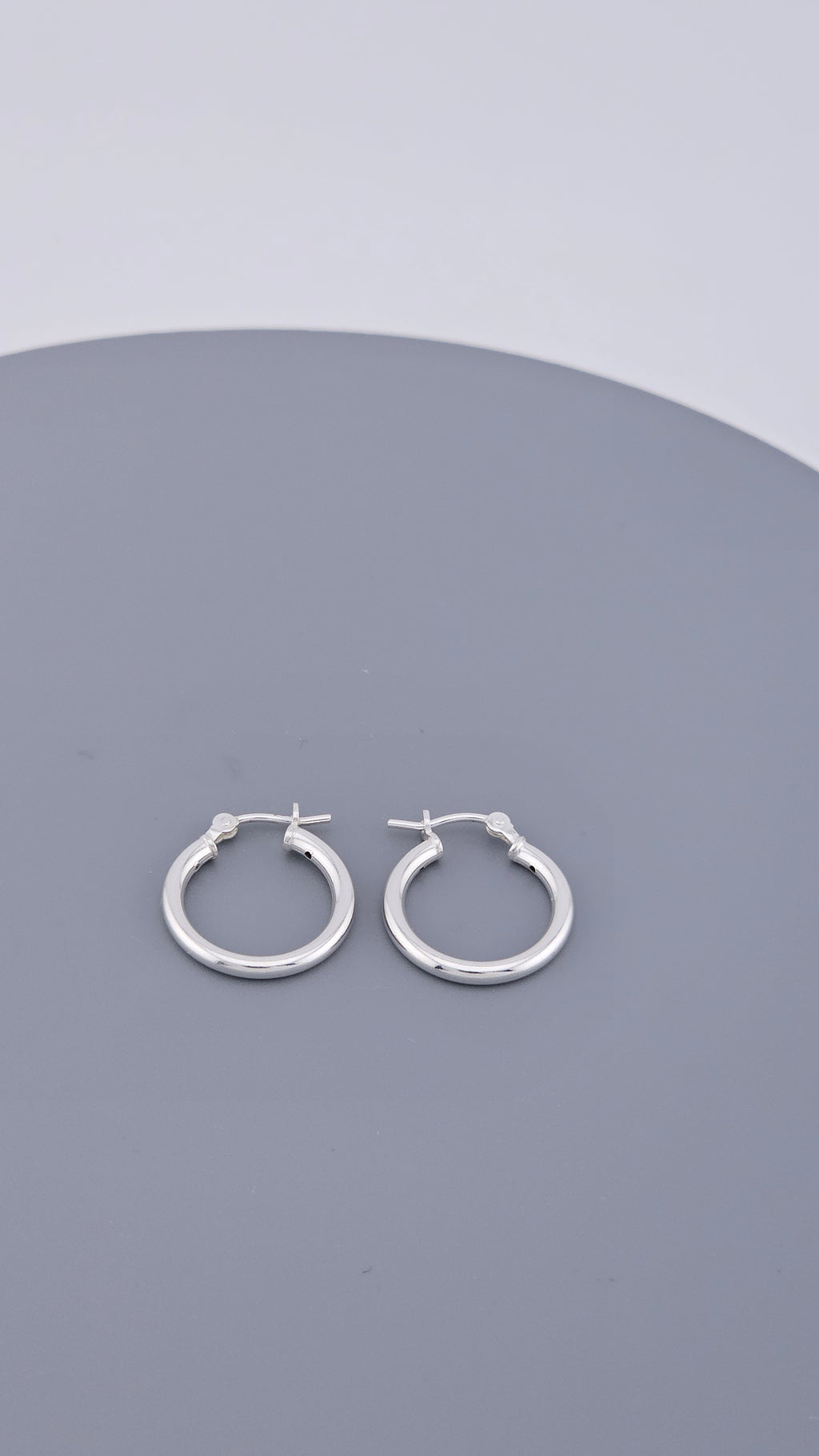 925 Sterling Silver Classic Small Hoop Earrings - 17mm