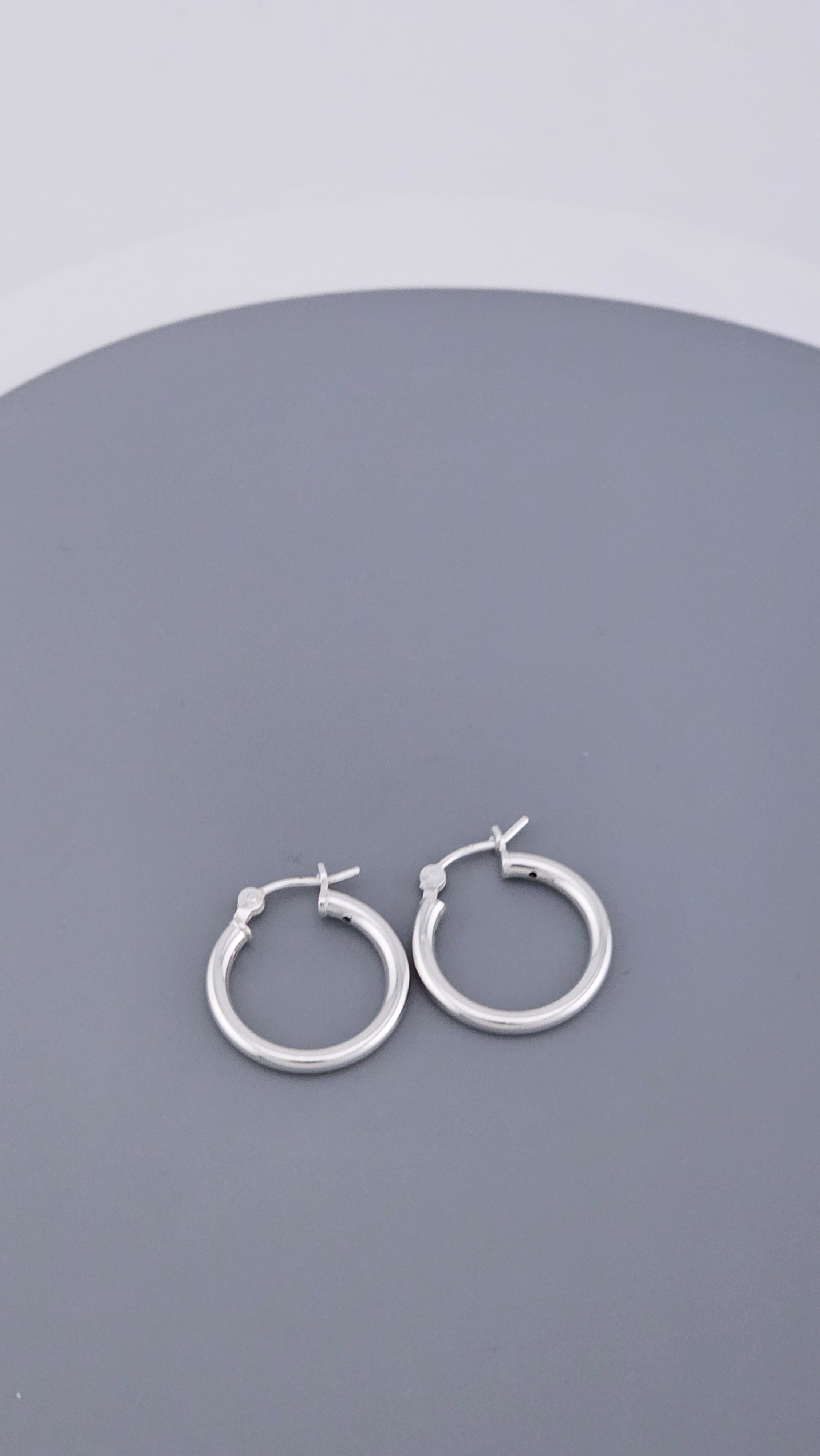 925 Sterling Silver Classic Small Hoop Earrings - 17mm