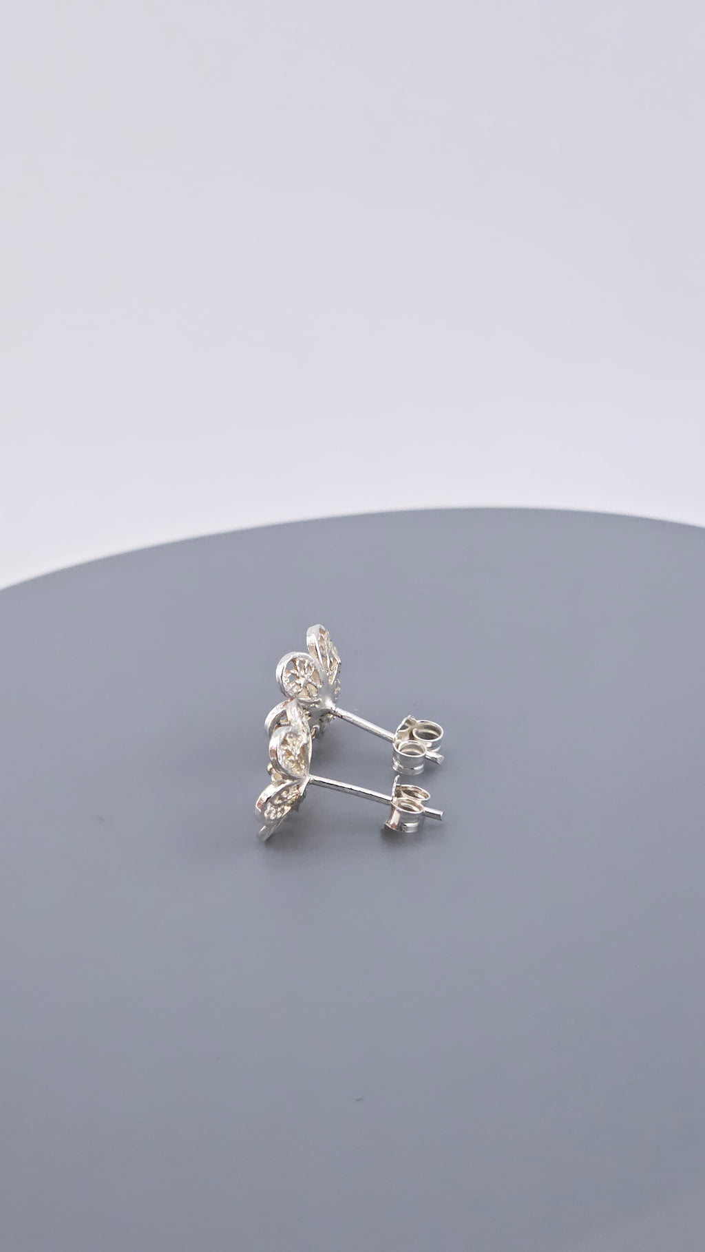 Vintage Sterling Silver Filigree Flower Stud Earrings (14mm, 2.15g)
