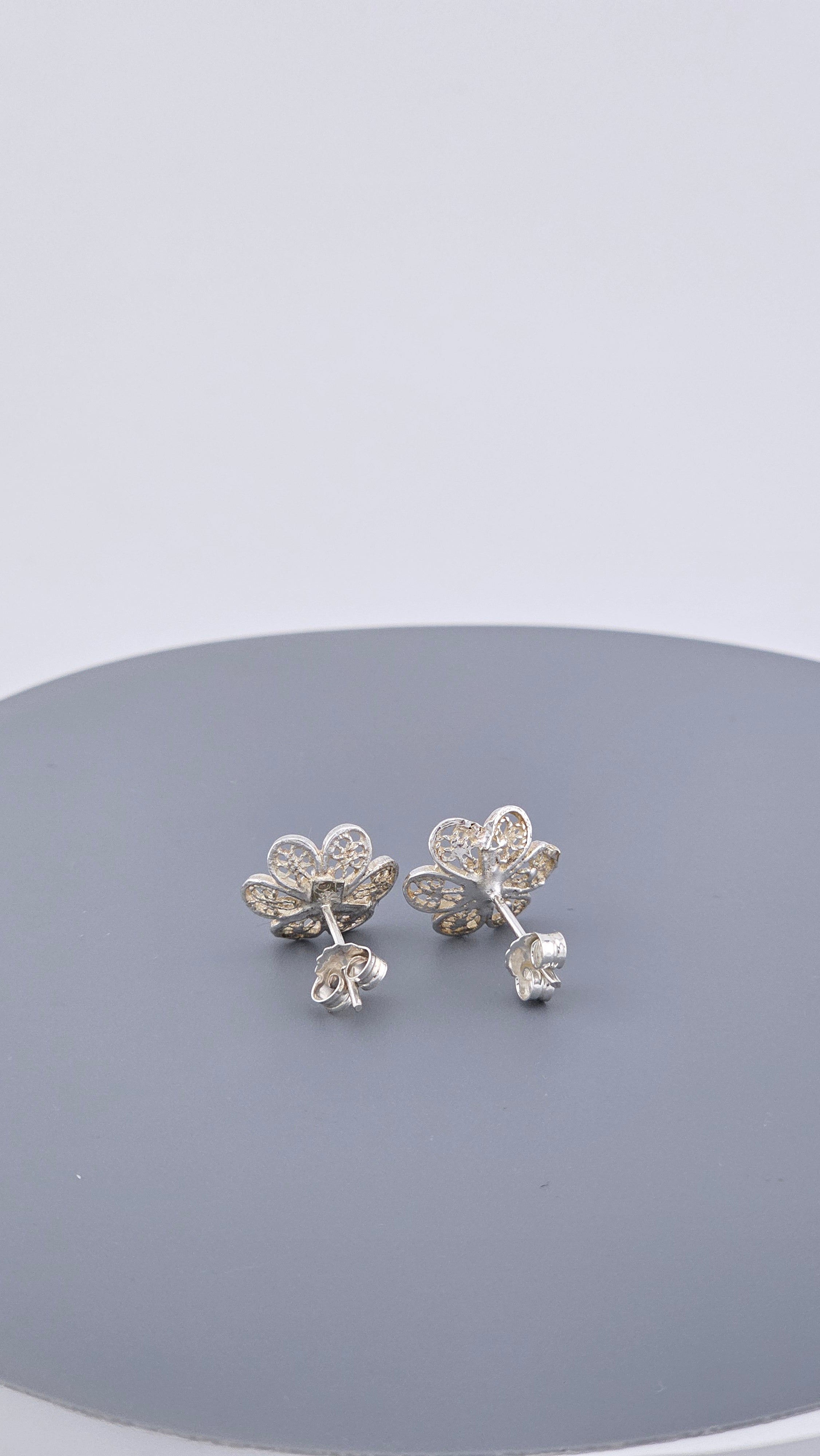 Vintage Sterling Silver Filigree Flower Stud Earrings (14mm, 2.15g)