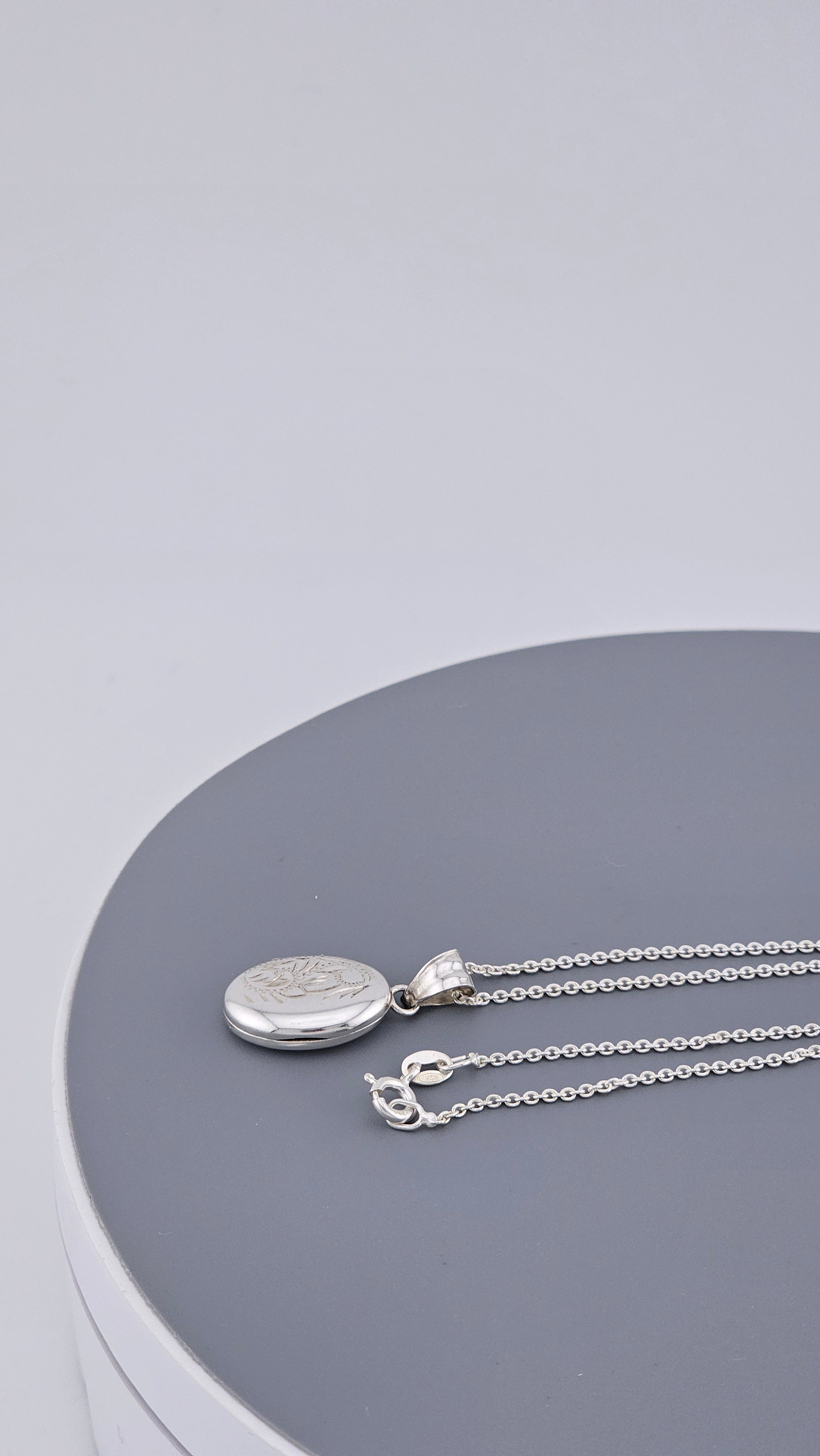 Engraved Sterling Silver Oval Locket Pendant Necklace - 3.6g