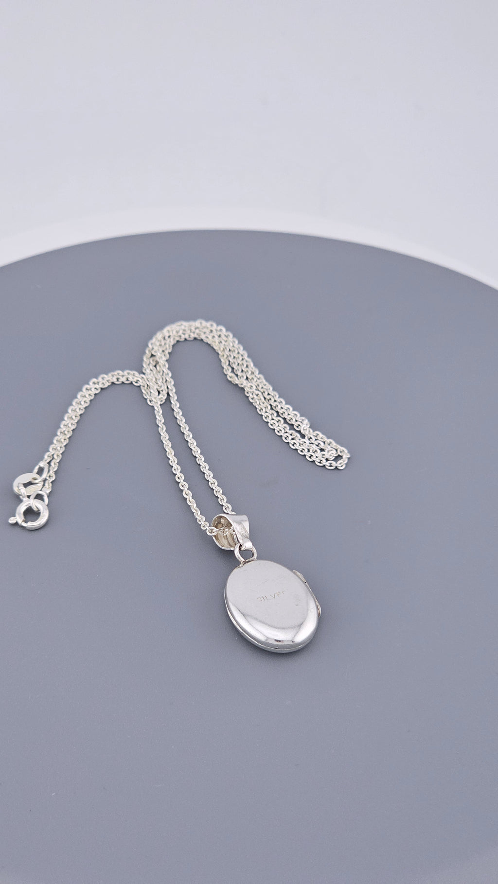 Engraved Sterling Silver Oval Locket Pendant Necklace - 3.6g