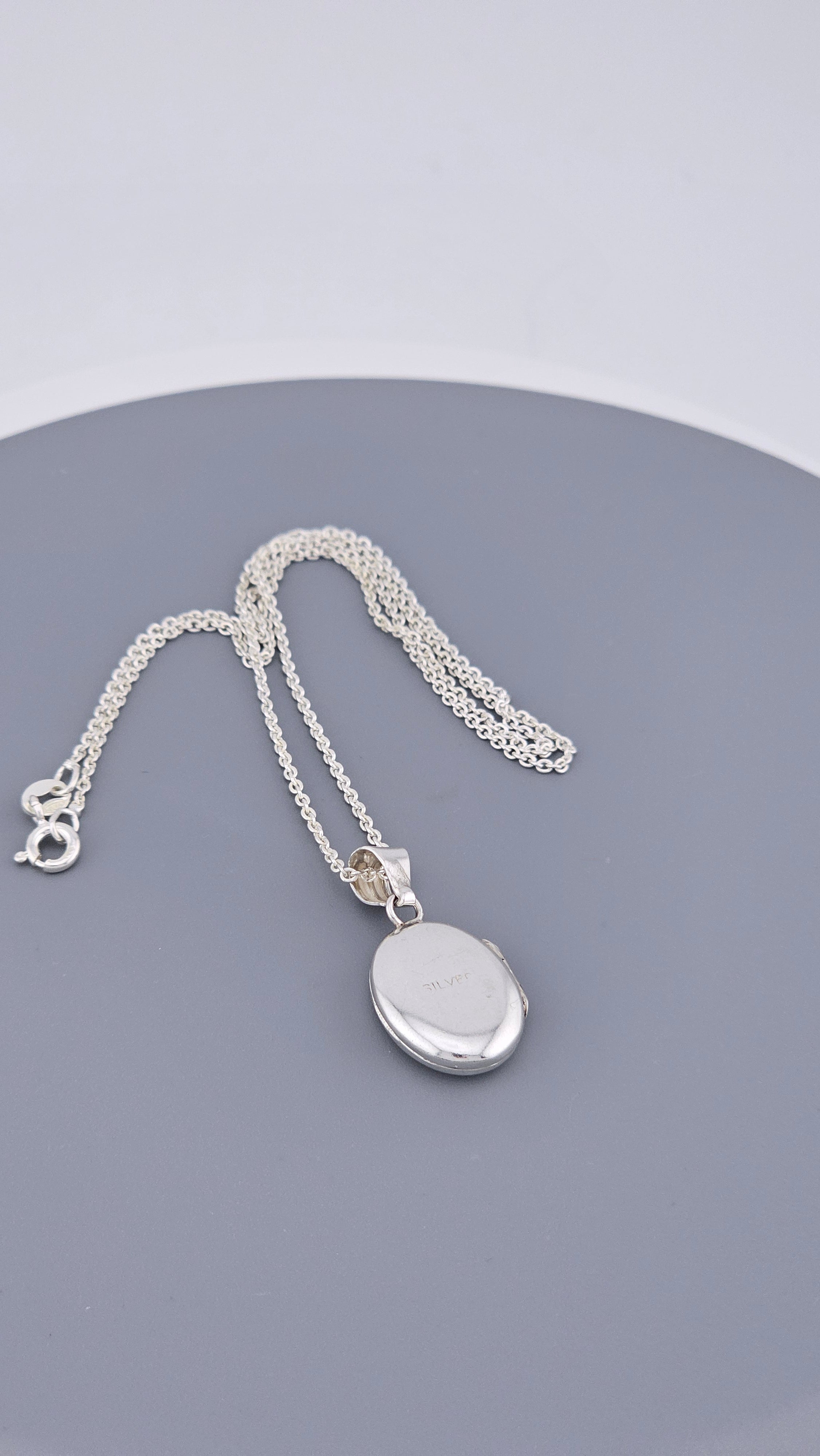Engraved Sterling Silver Oval Locket Pendant Necklace - 3.6g