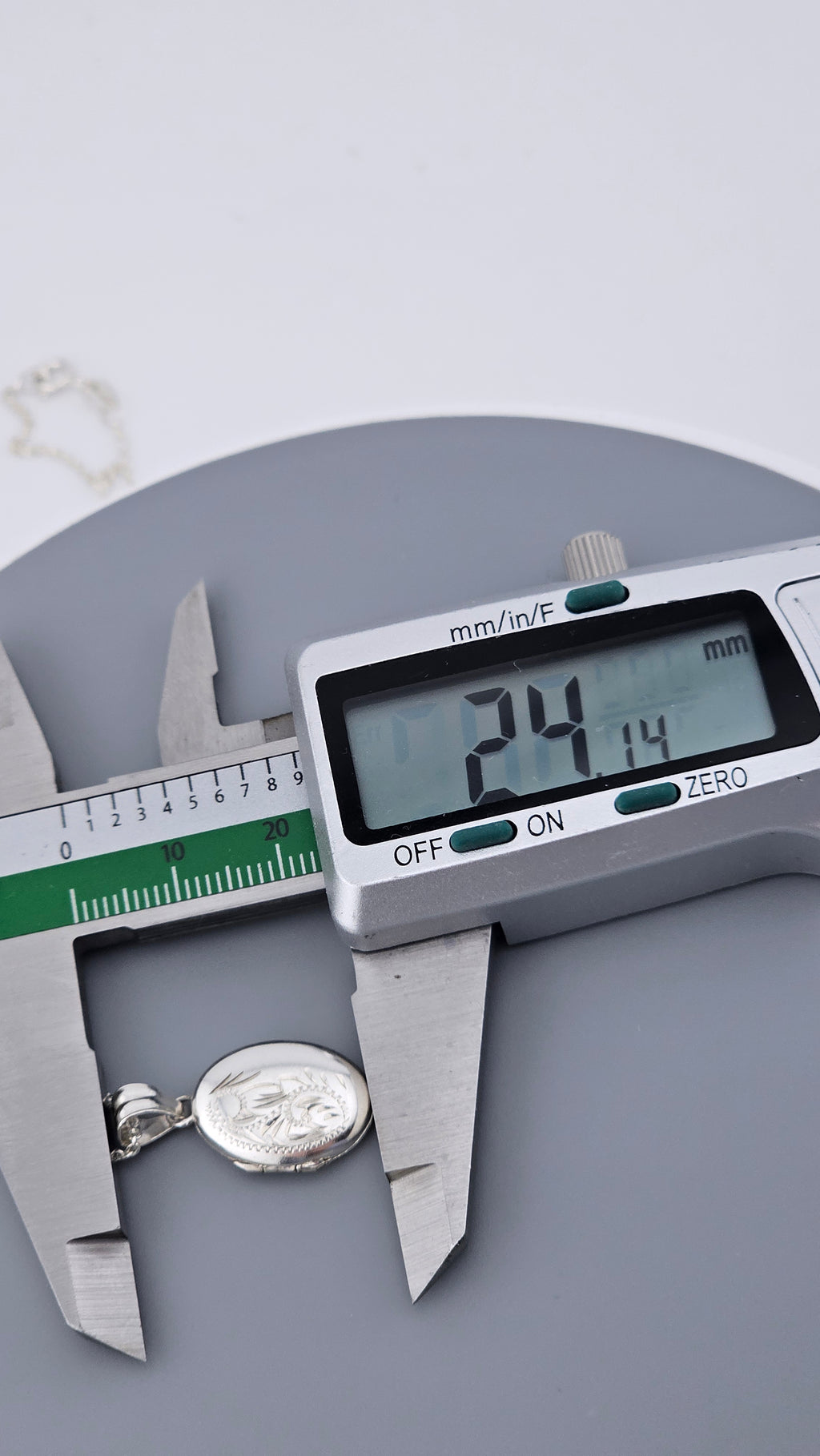 Engraved Sterling Silver Oval Locket Pendant Necklace - 3.6g