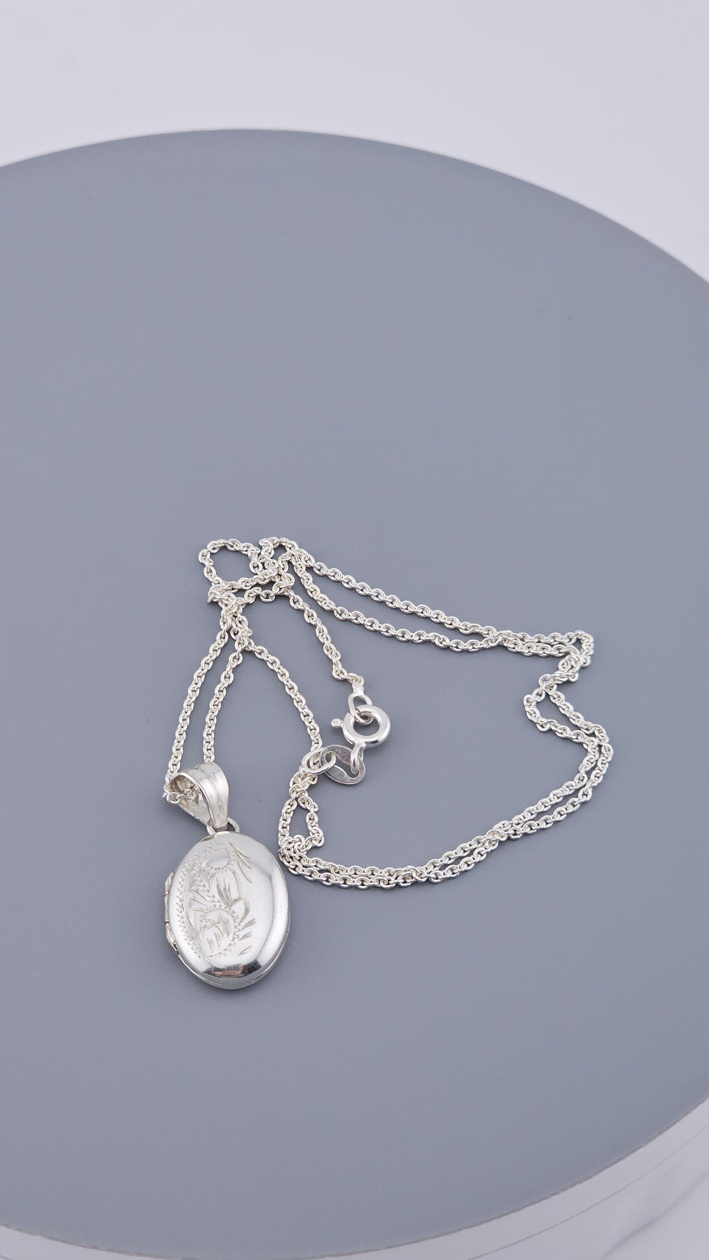 Engraved Sterling Silver Oval Locket Pendant Necklace - 3.6g