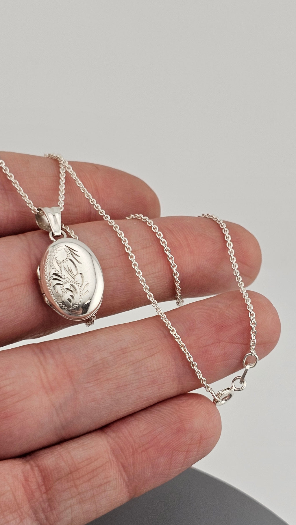 Engraved Sterling Silver Oval Locket Pendant Necklace - 3.6g