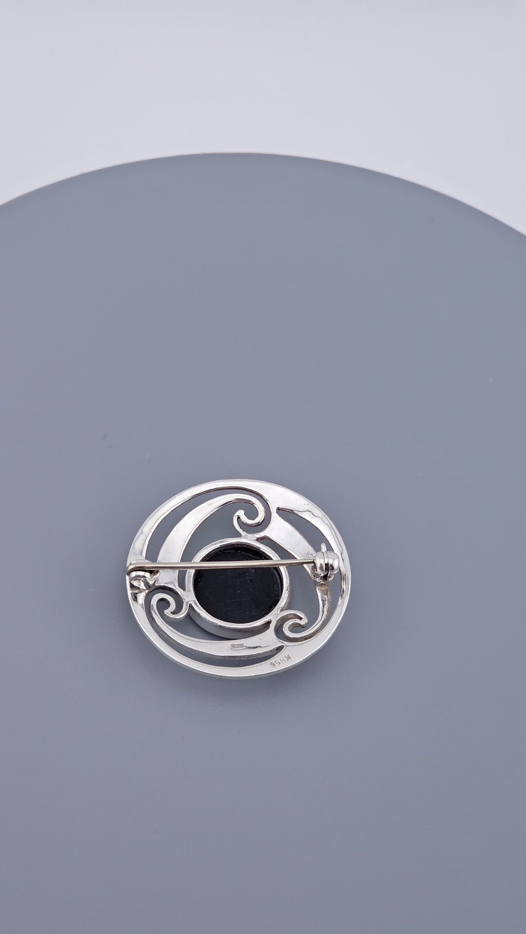 925 Sterling Silver & Black Onyx Openwork Swirl Brooch Pin (7.6g)