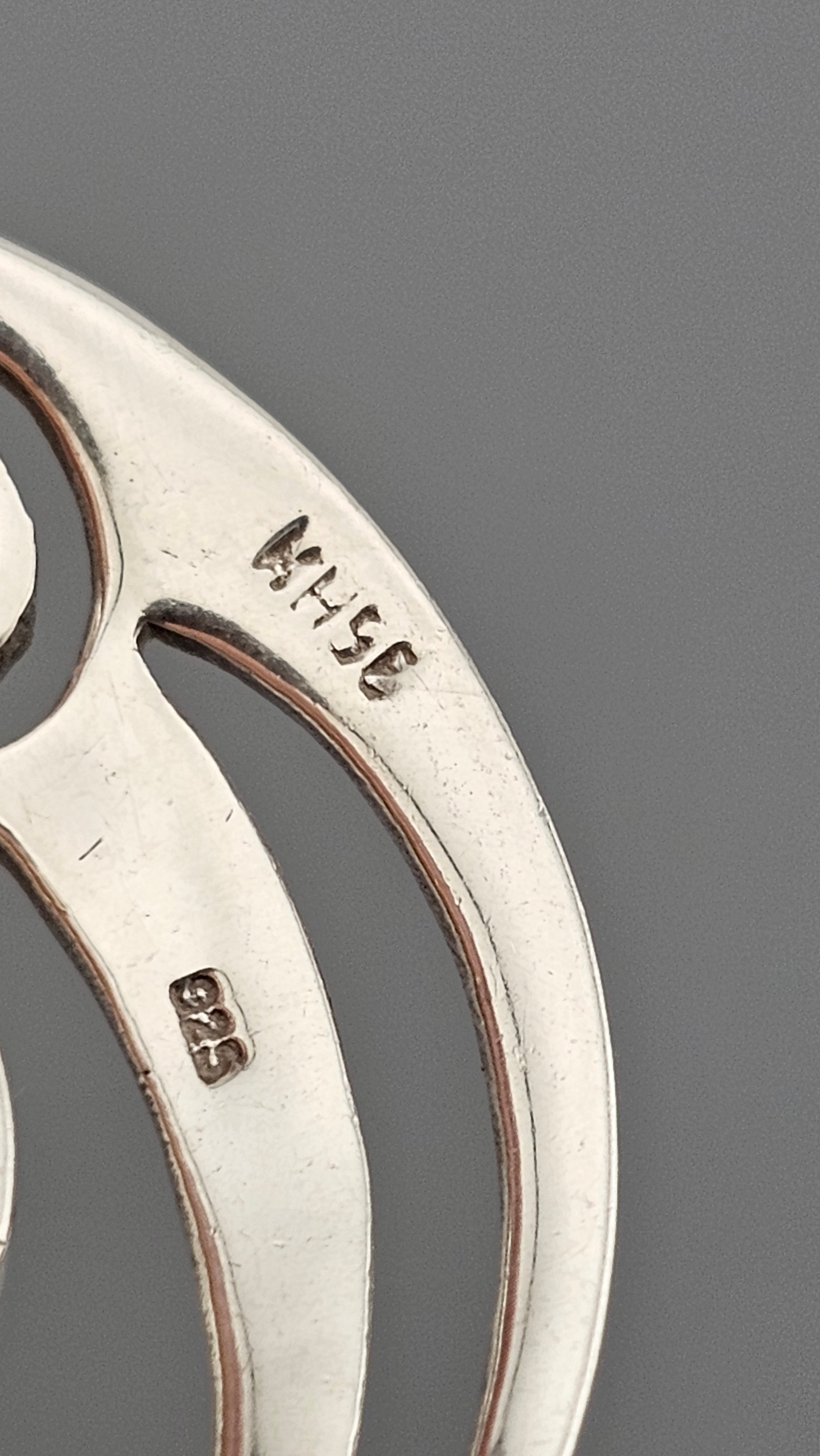 925 Sterling Silver & Black Onyx Openwork Swirl Brooch Pin (7.6g)