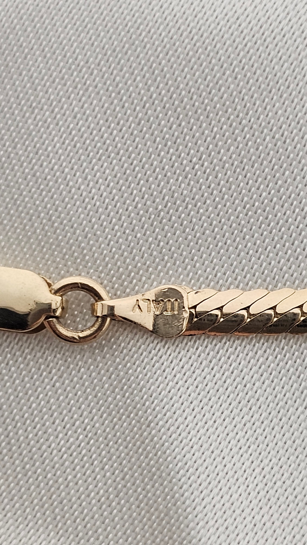 9ct Yellow Gold & 1.00ct Natural Diamond Chevron Necklace – 17.5"