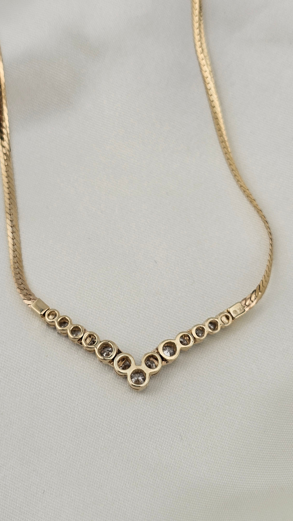 9ct Yellow Gold & 1.00ct Natural Diamond Chevron Necklace – 17.5"