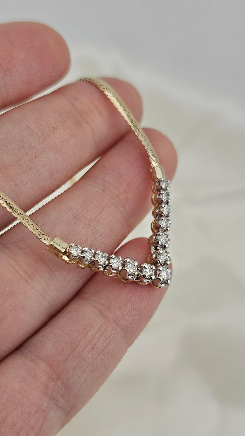 9ct Yellow Gold & 1.00ct Natural Diamond Chevron Necklace – 17.5"