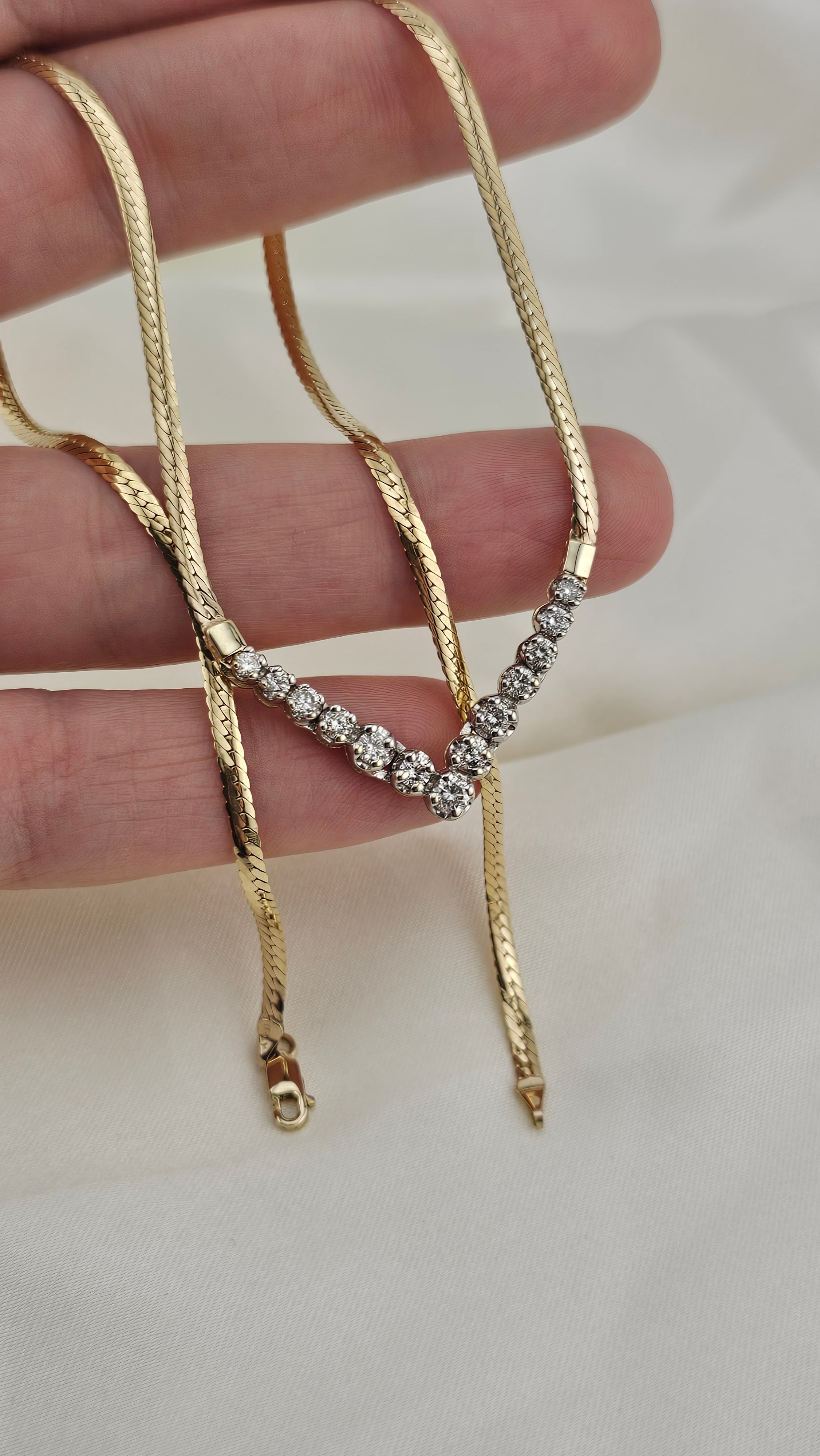 9ct Yellow Gold & 1.00ct Natural Diamond Chevron Necklace – 17.5"