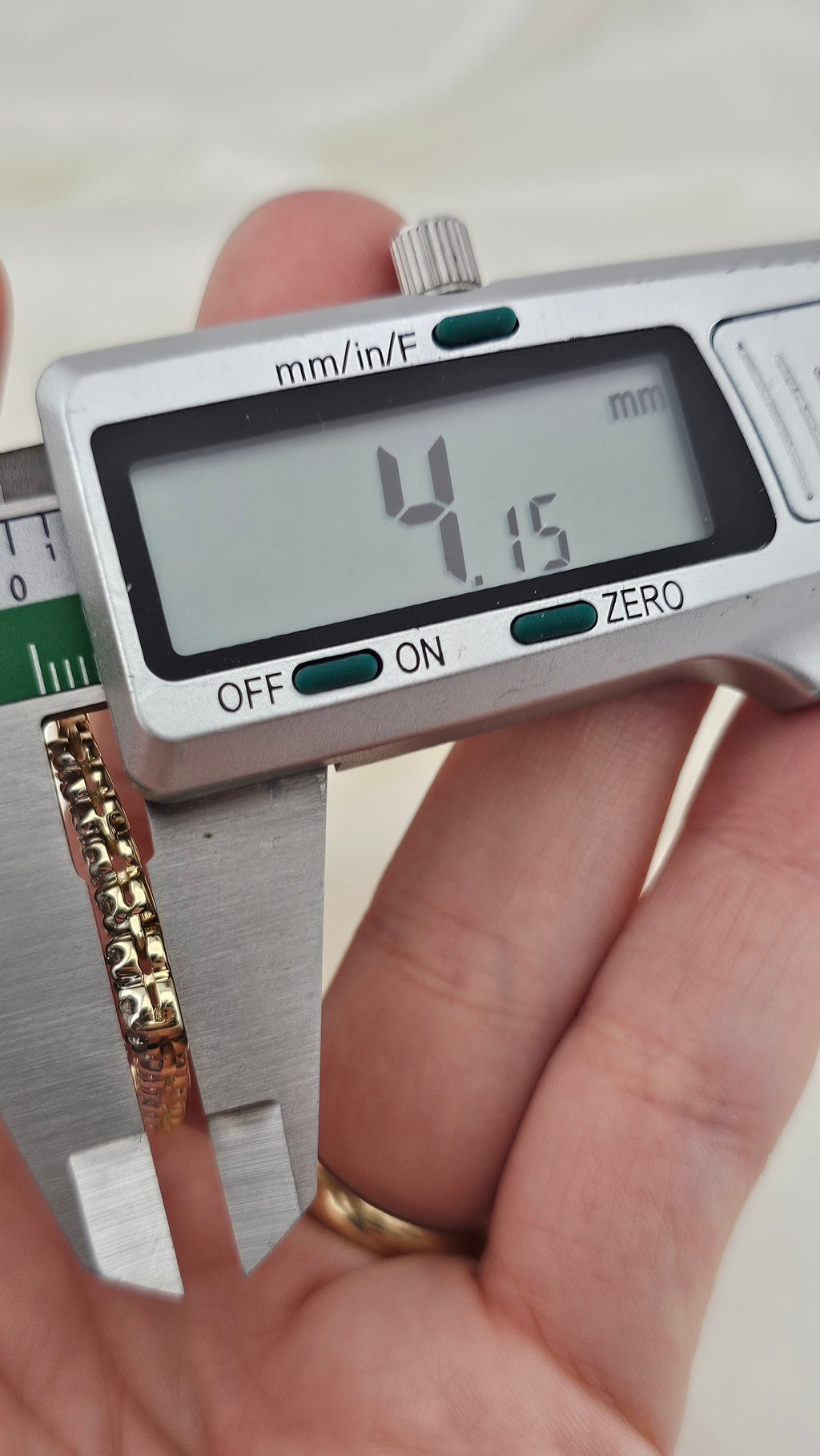 9ct Yellow Gold & 1.00ct Natural Diamond Chevron Necklace – 17.5"