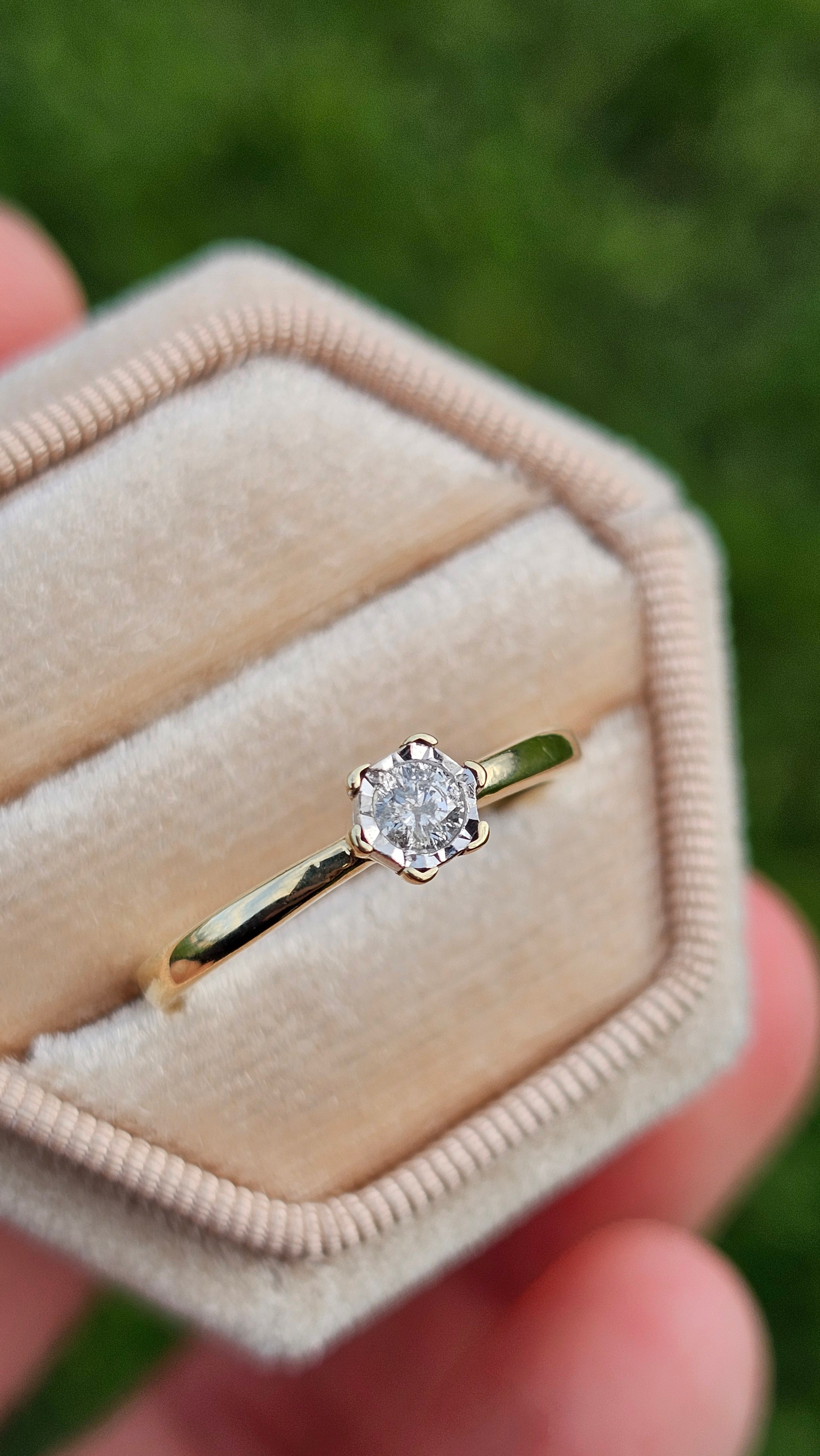 9ct Yellow Gold Natural Diamond Solitaire Ring 0.15ct Classic Illusion Setting