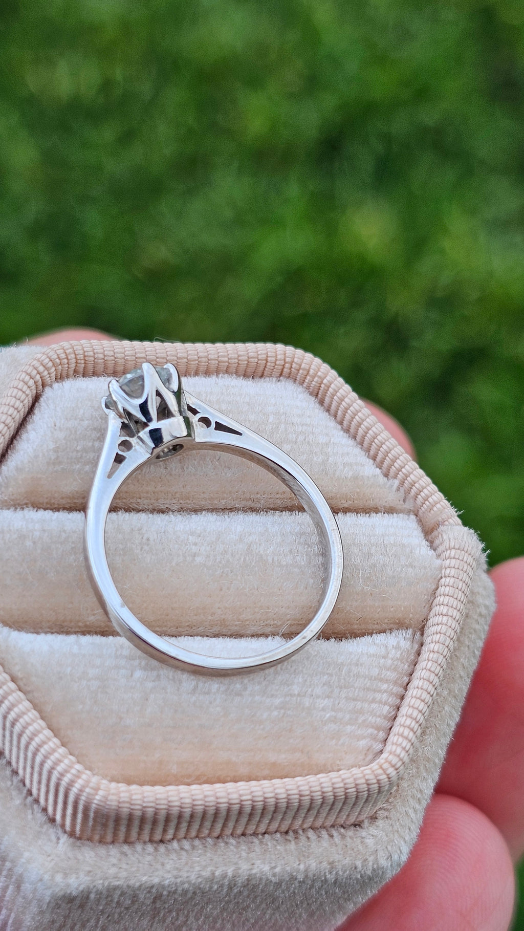 18ct White Gold 0.50ct Round Brilliant Cut Diamond Solitaire Ring – Size L