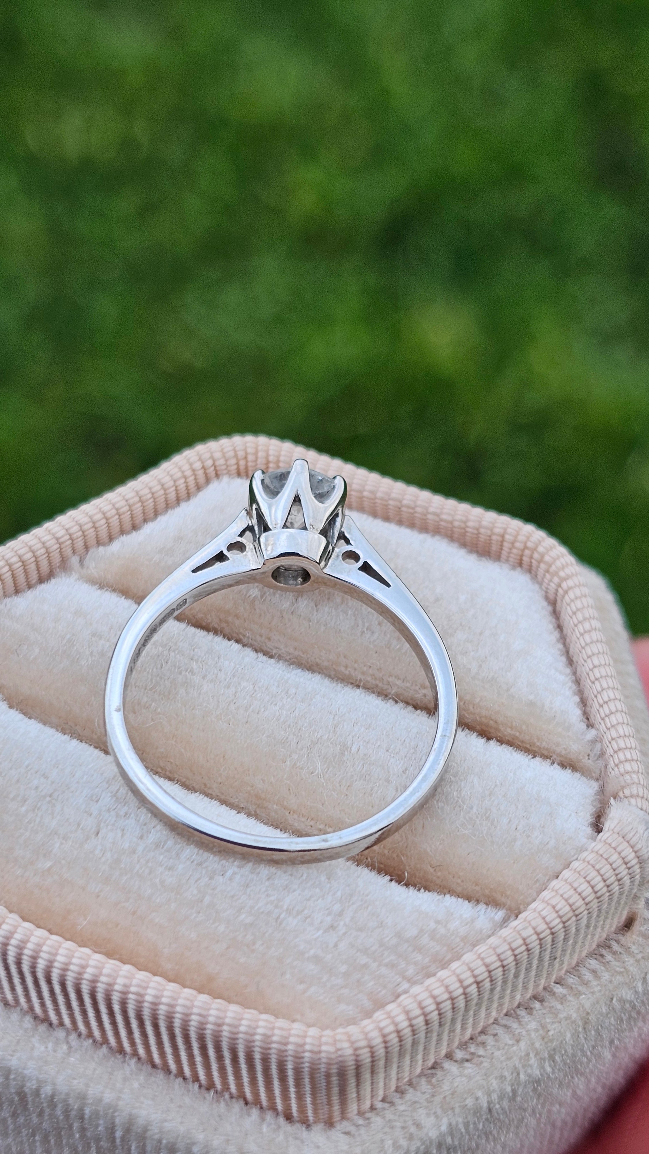 18ct White Gold 0.50ct Round Brilliant Cut Diamond Solitaire Ring – Size L