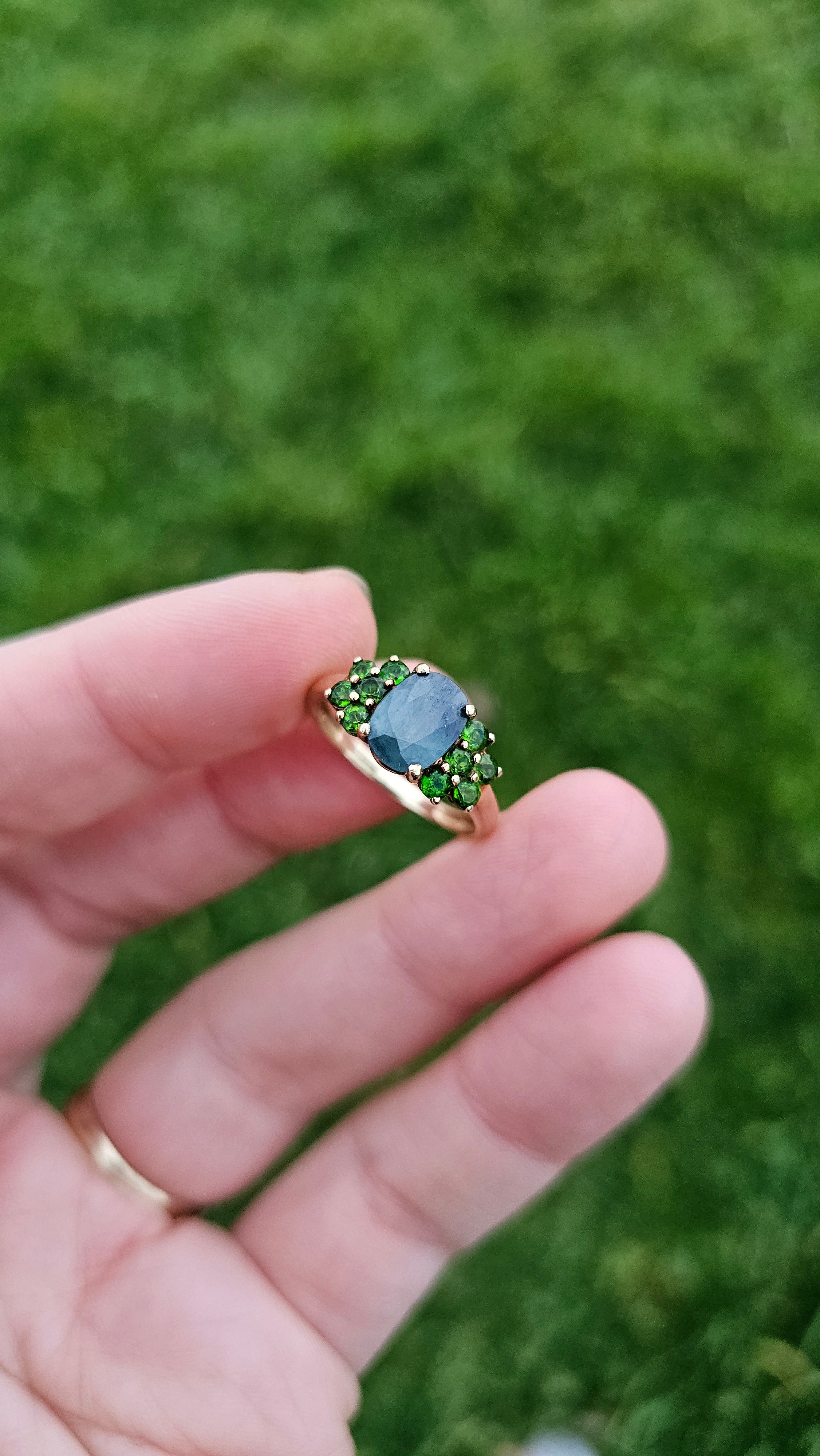 9ct Yellow Gold Natural Sapphire & Chrome Diopside ring , size Q 1/2