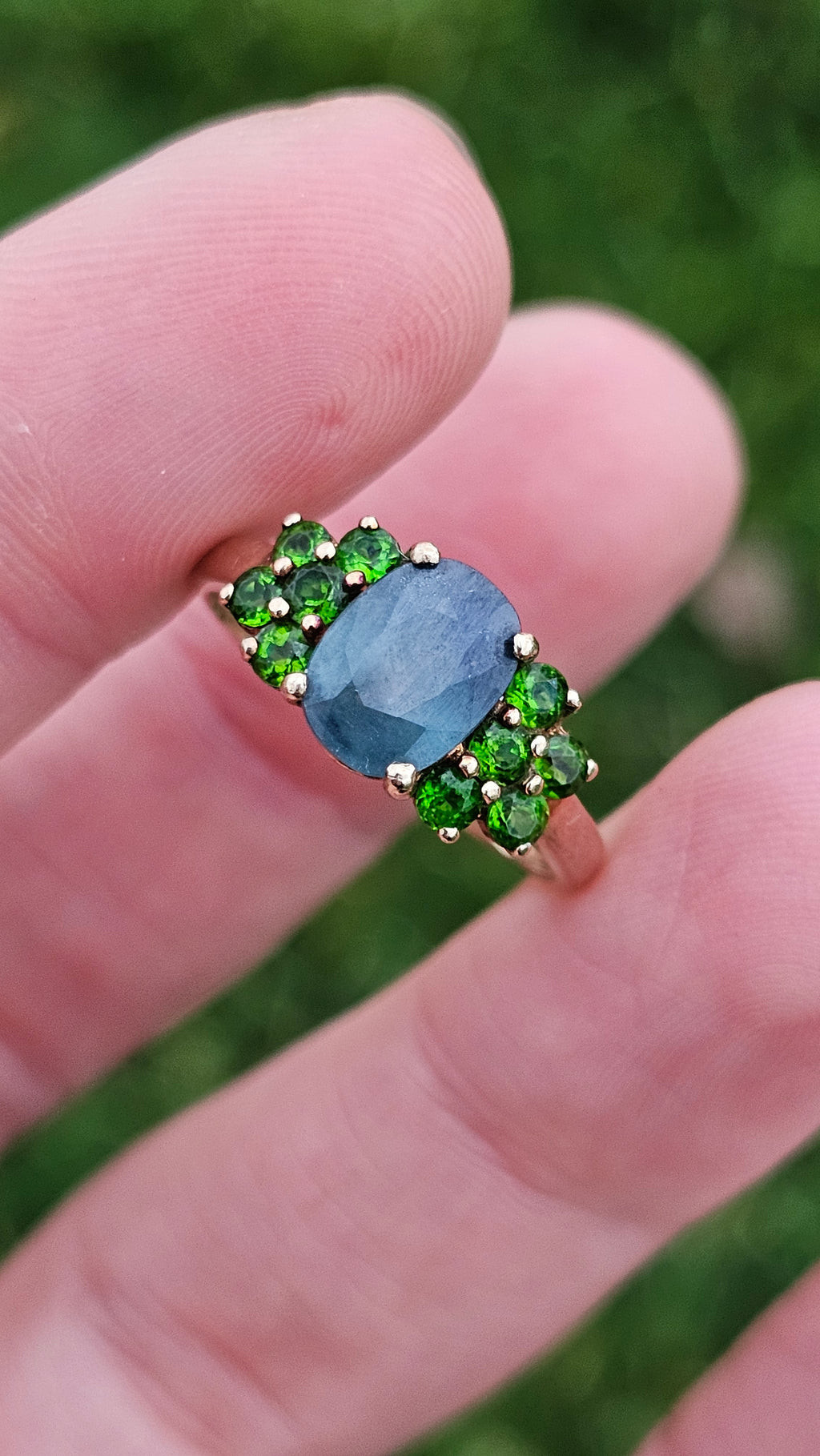 9ct Yellow Gold Natural Sapphire & Chrome Diopside ring , size Q 1/2