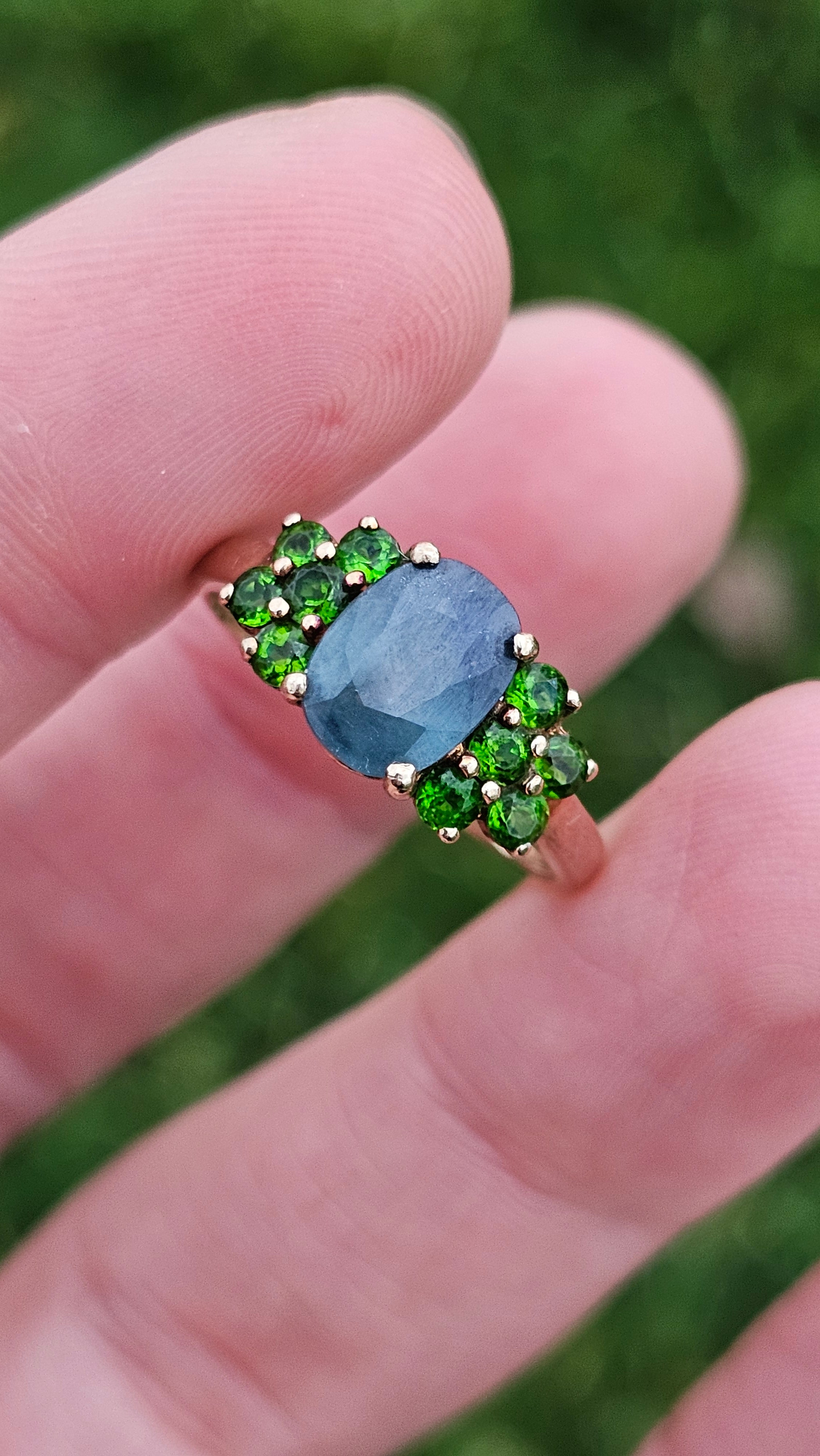 9ct Yellow Gold Natural Sapphire & Chrome Diopside ring , size Q 1/2
