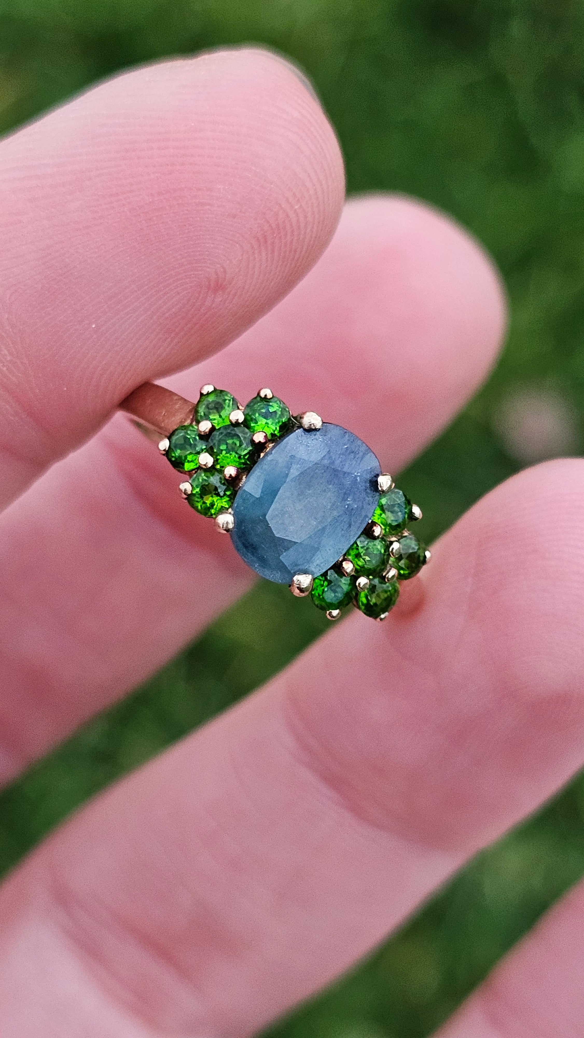9ct Yellow Gold Natural Sapphire & Chrome Diopside ring , size Q 1/2