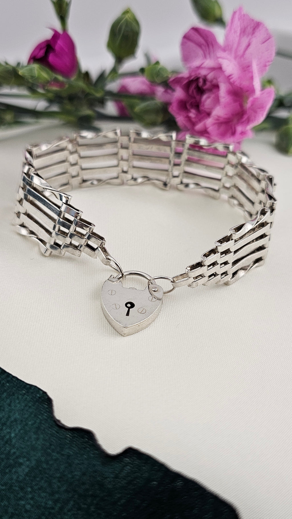 Vintage 925 Sterling Silver Multi Bar Gate link bracelet with Heart Padlock Clasp , 19cm
