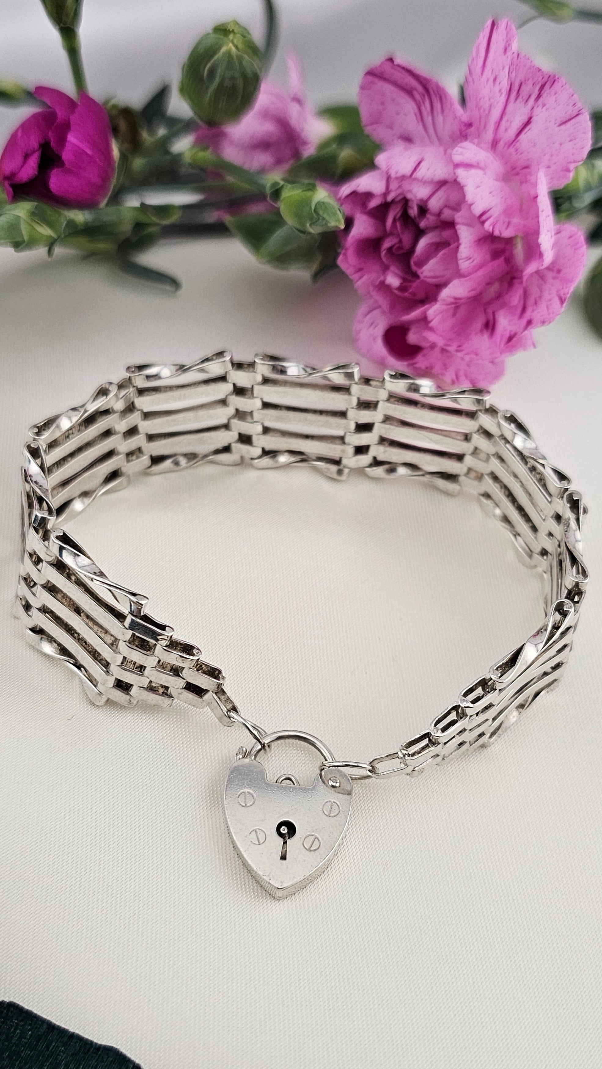 Vintage 925 Sterling Silver Multi Bar Gate link bracelet with Heart Padlock Clasp , 19cm