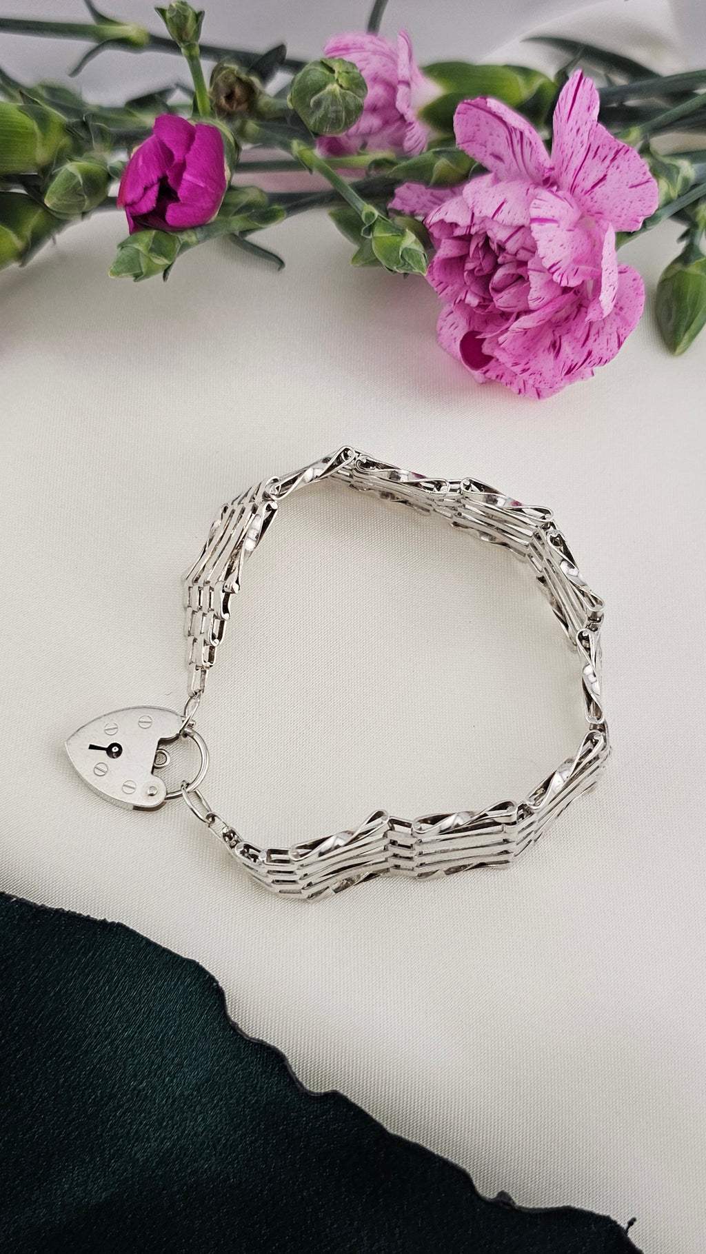 Vintage 925 Sterling Silver Multi Bar Gate link bracelet with Heart Padlock Clasp , 19cm