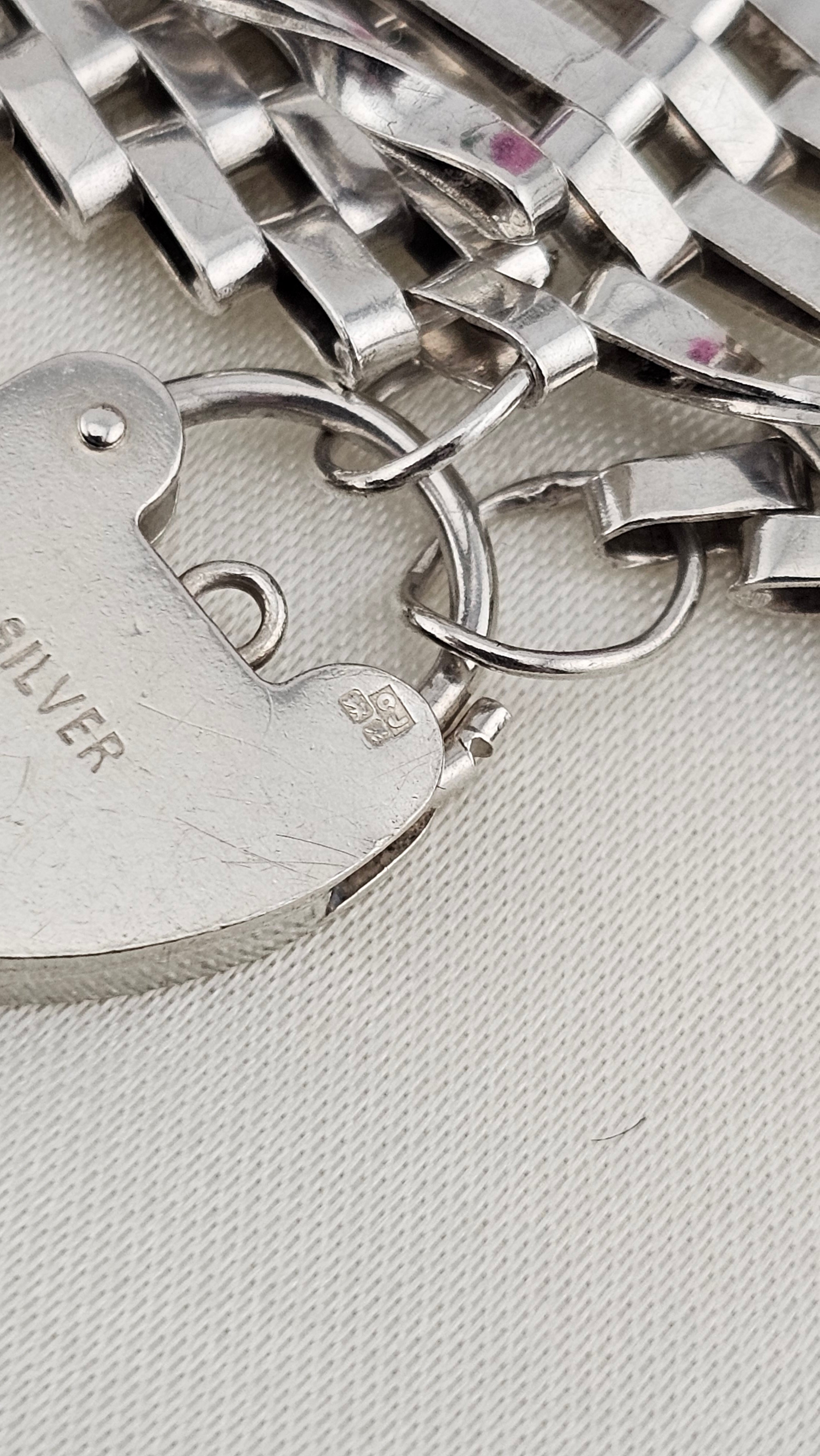 Vintage 925 Sterling Silver Multi Bar Gate link bracelet with Heart Padlock Clasp , 19cm