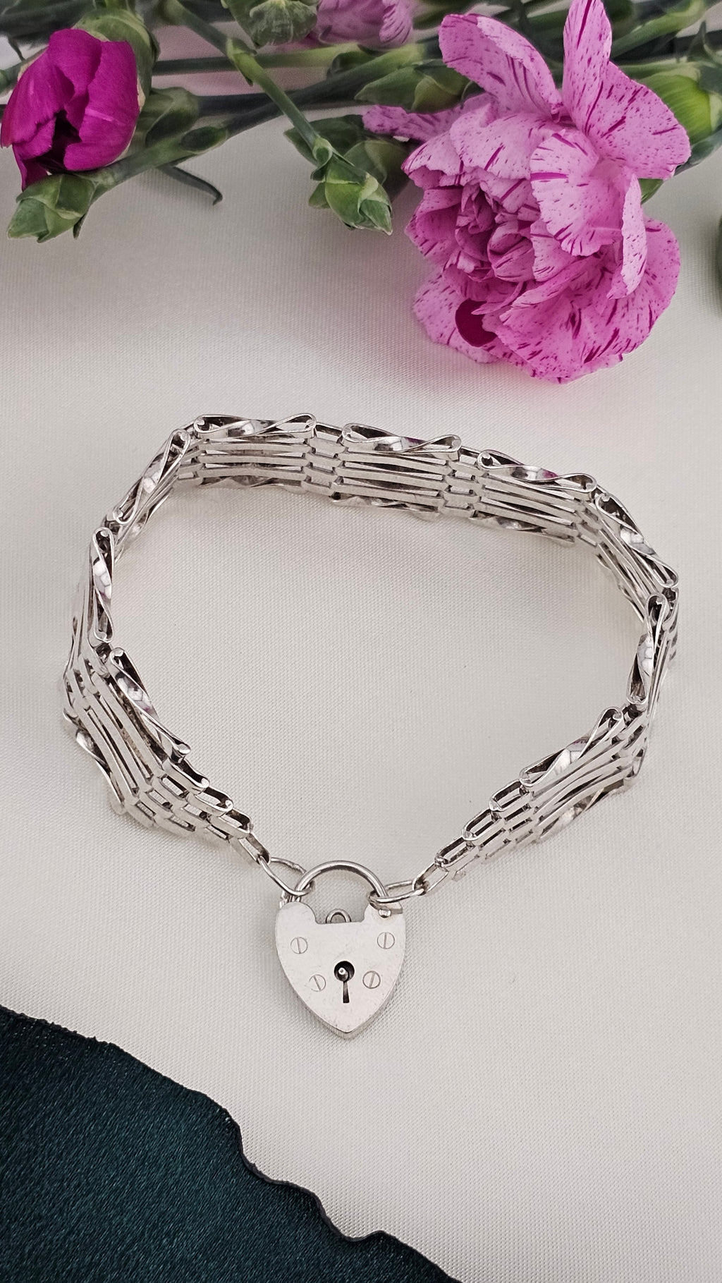 Vintage 925 Sterling Silver Multi Bar Gate link bracelet with Heart Padlock Clasp , 19cm