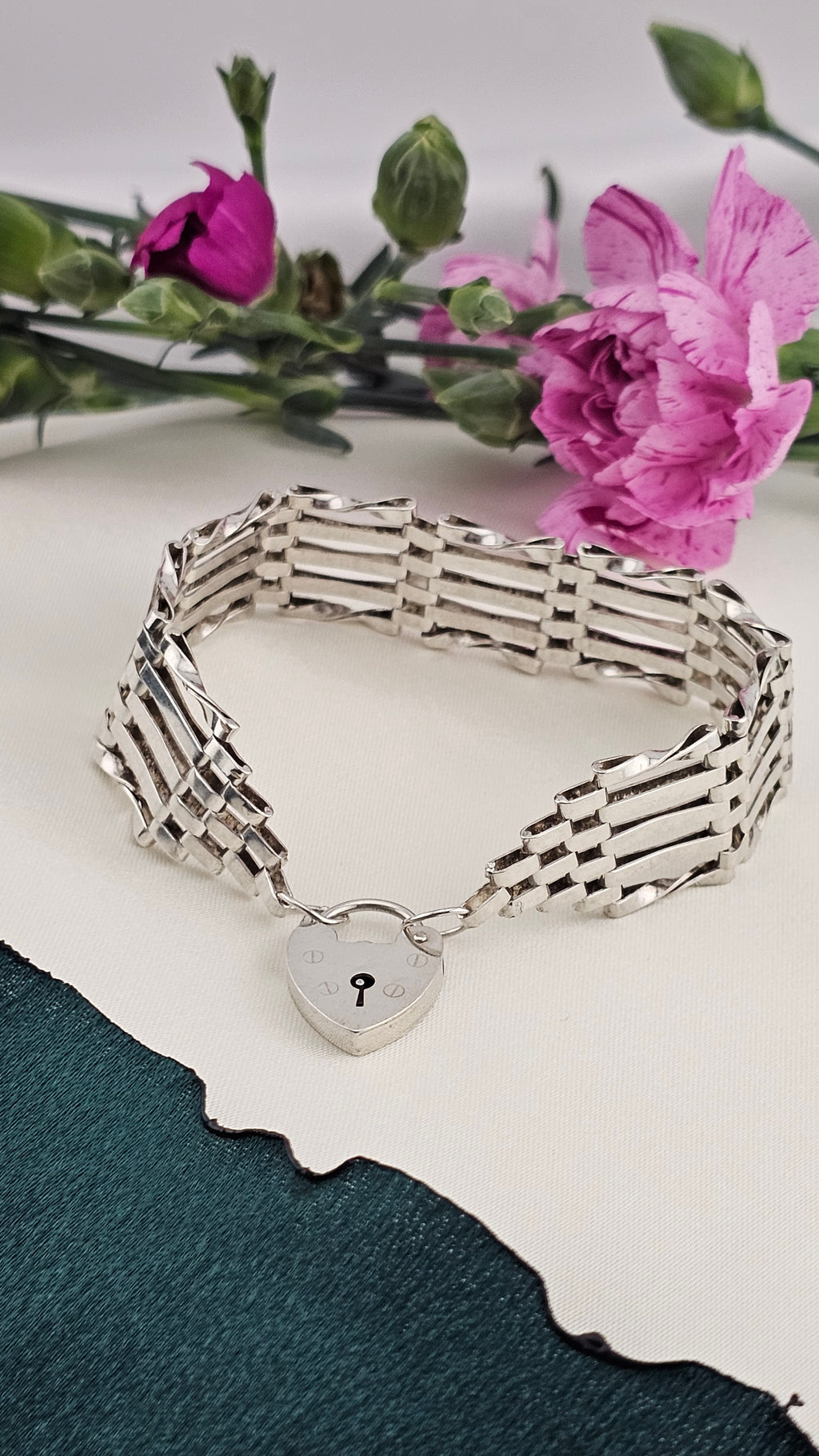 Vintage 925 Sterling Silver Multi Bar Gate link bracelet with Heart Padlock Clasp , 19cm
