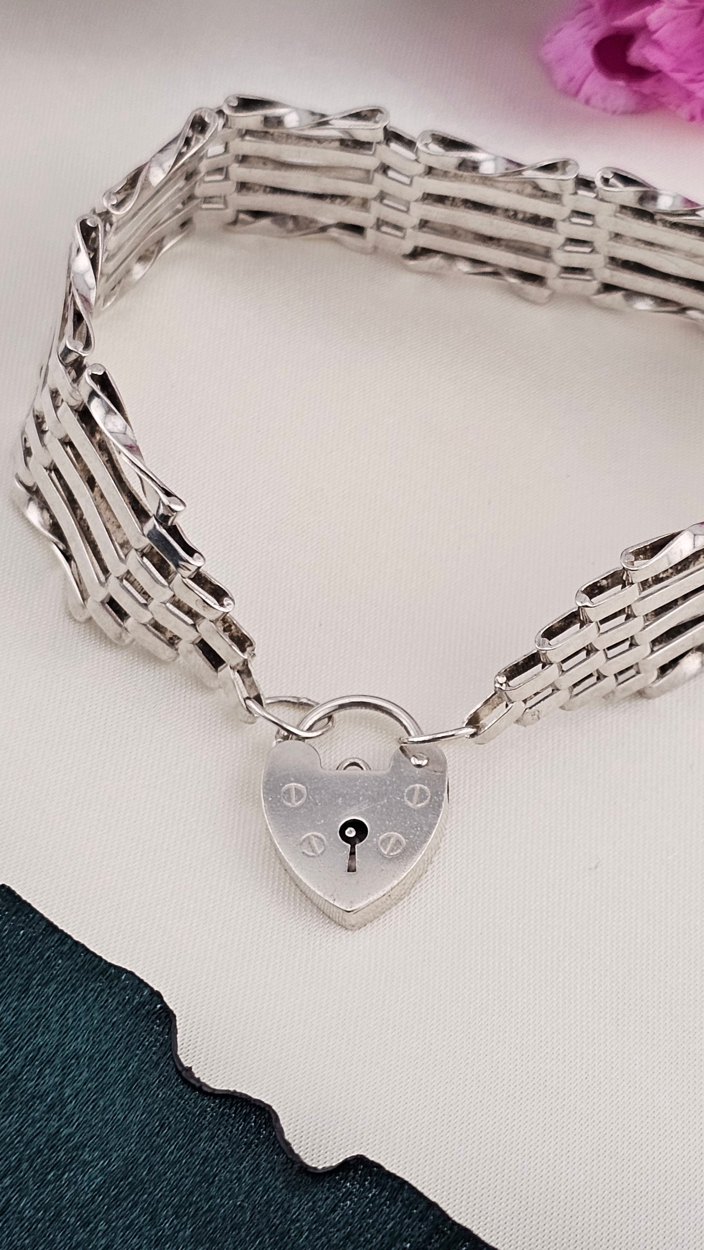 Vintage 925 Sterling Silver Multi Bar Gate link bracelet with Heart Padlock Clasp , 19cm
