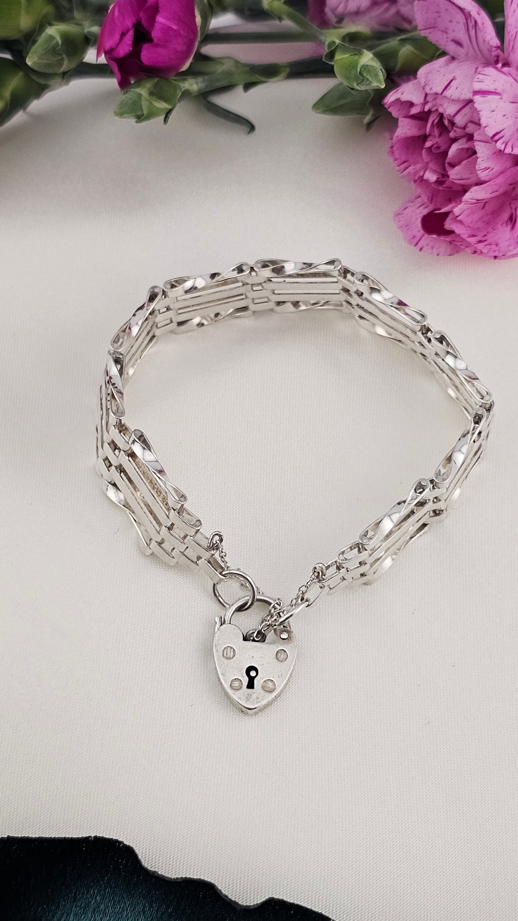 Vintage 925 Sterling Silver Multi Bar Gate link bracelet with Heart Padlock Clasp , 19cm