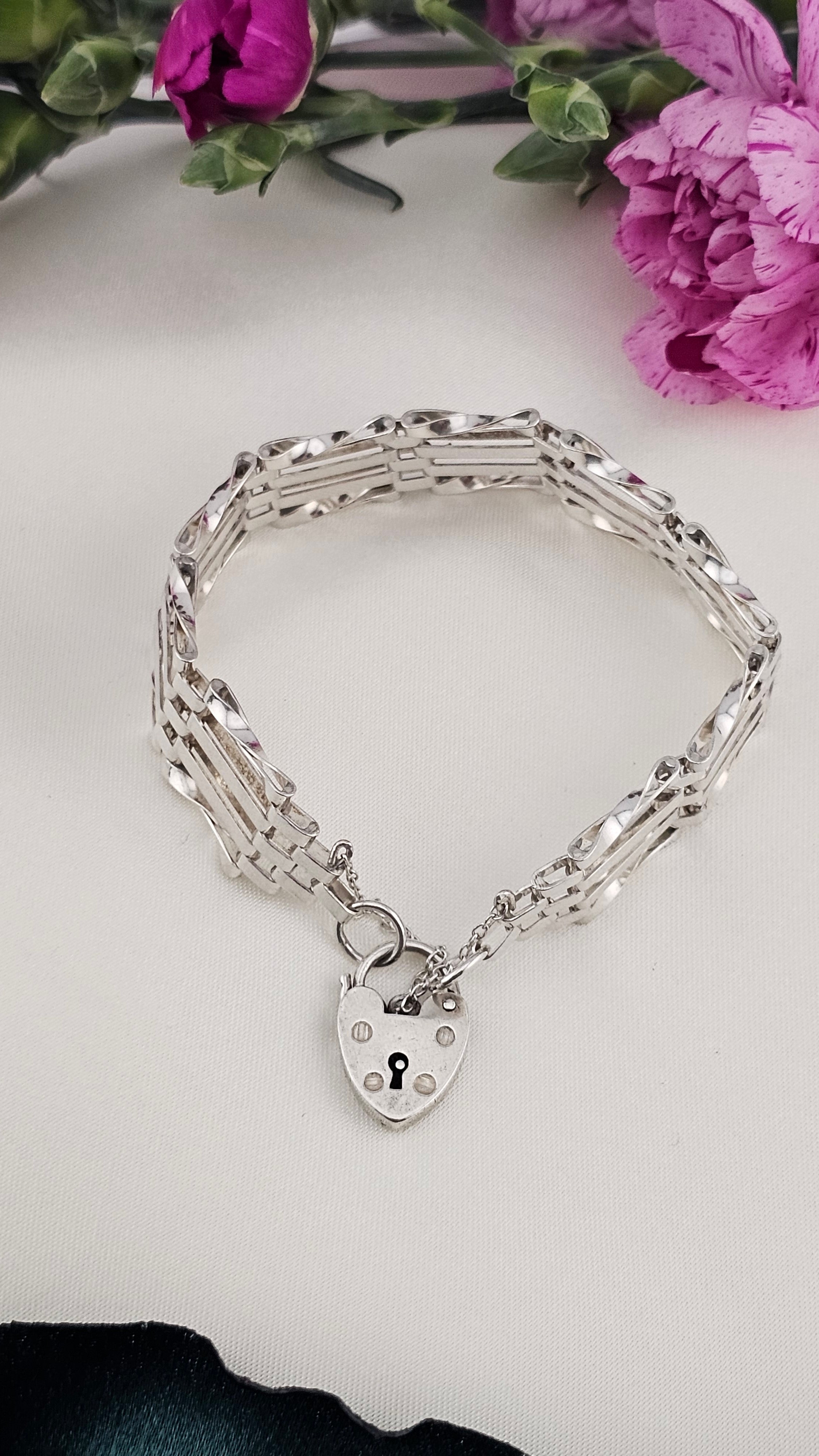 Vintage 925 Sterling Silver Multi Bar Gate link bracelet with Heart Padlock Clasp , 19cm