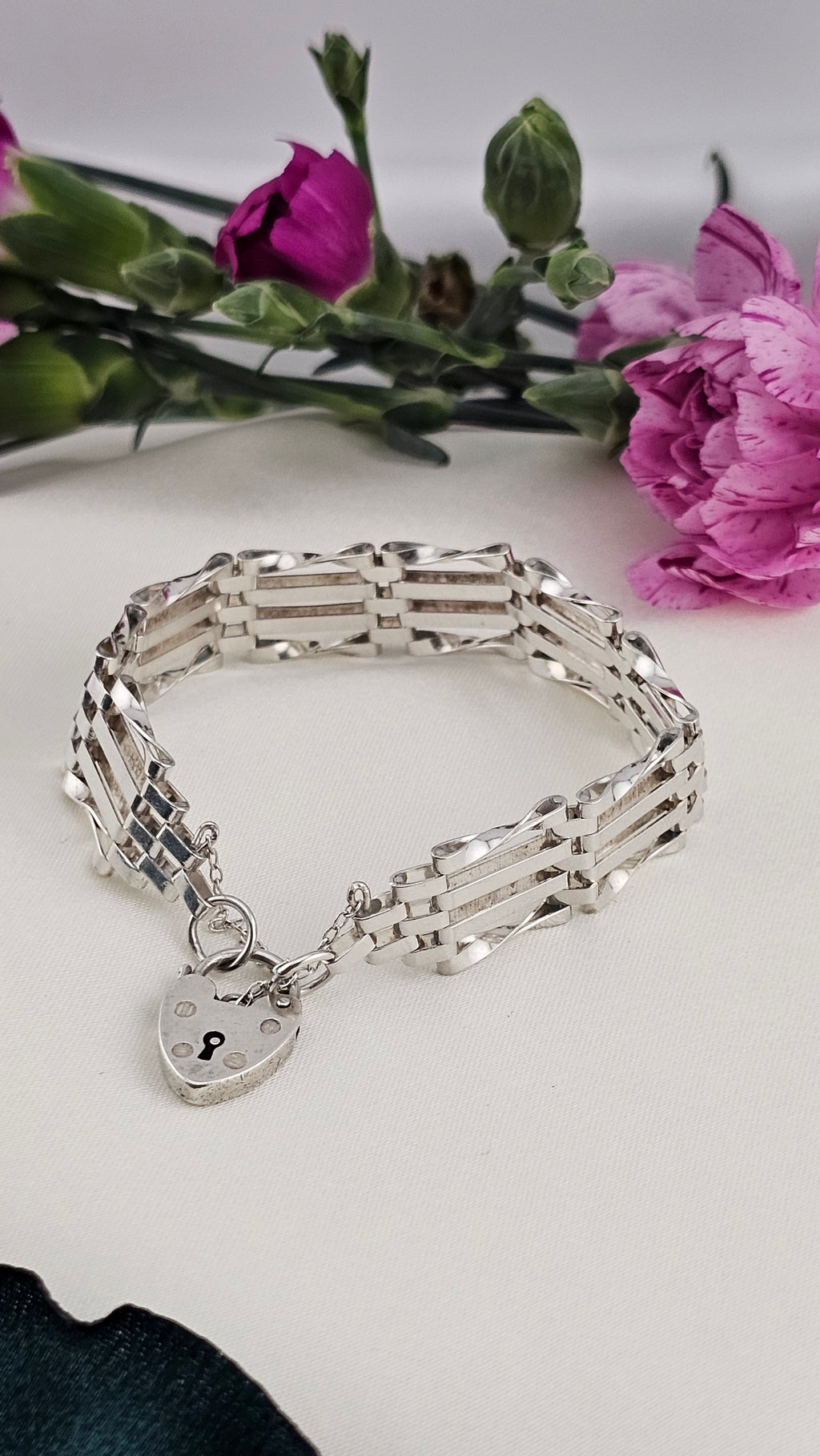 Vintage 925 Sterling Silver Gate Bracelet with Heart Padlock Clasp, 17cm