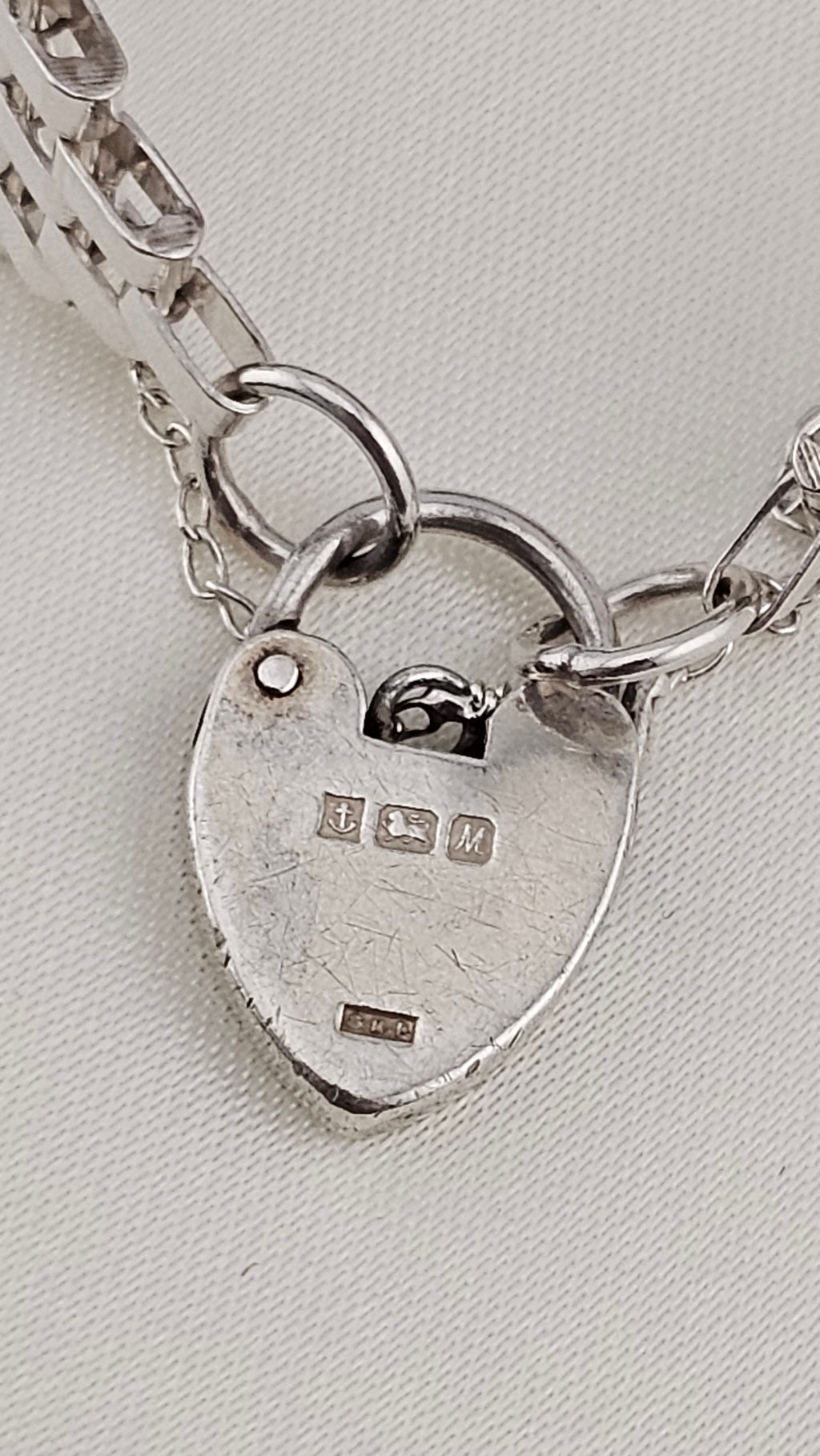 Vintage 925 Sterling Silver Gate Bracelet with Heart Padlock Clasp, 17cm