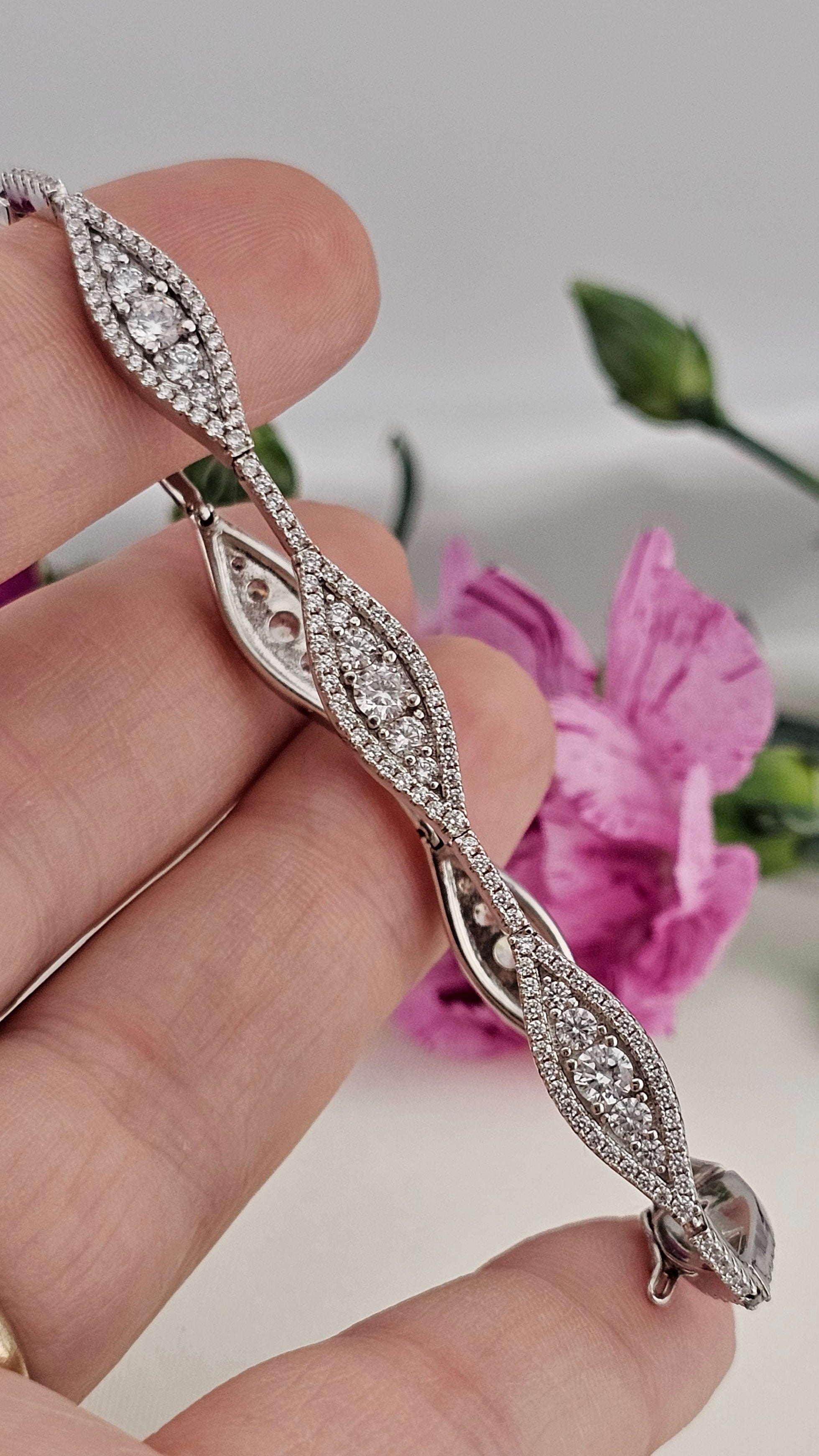 925 Sterling Silver Sparkle Link Bracelet set with CZ , 18 cm