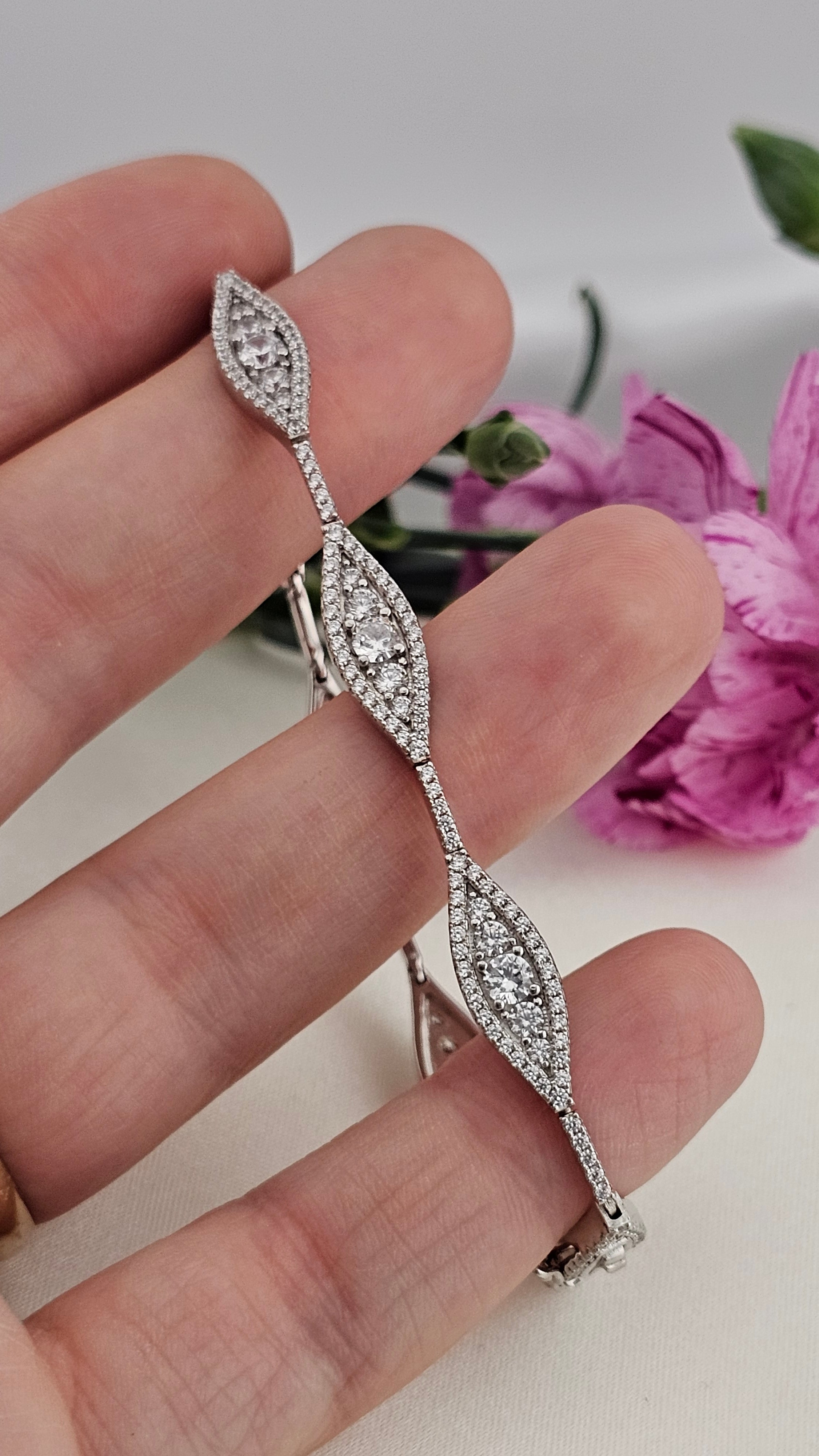925 Sterling Silver Sparkle Link Bracelet set with CZ , 18 cm