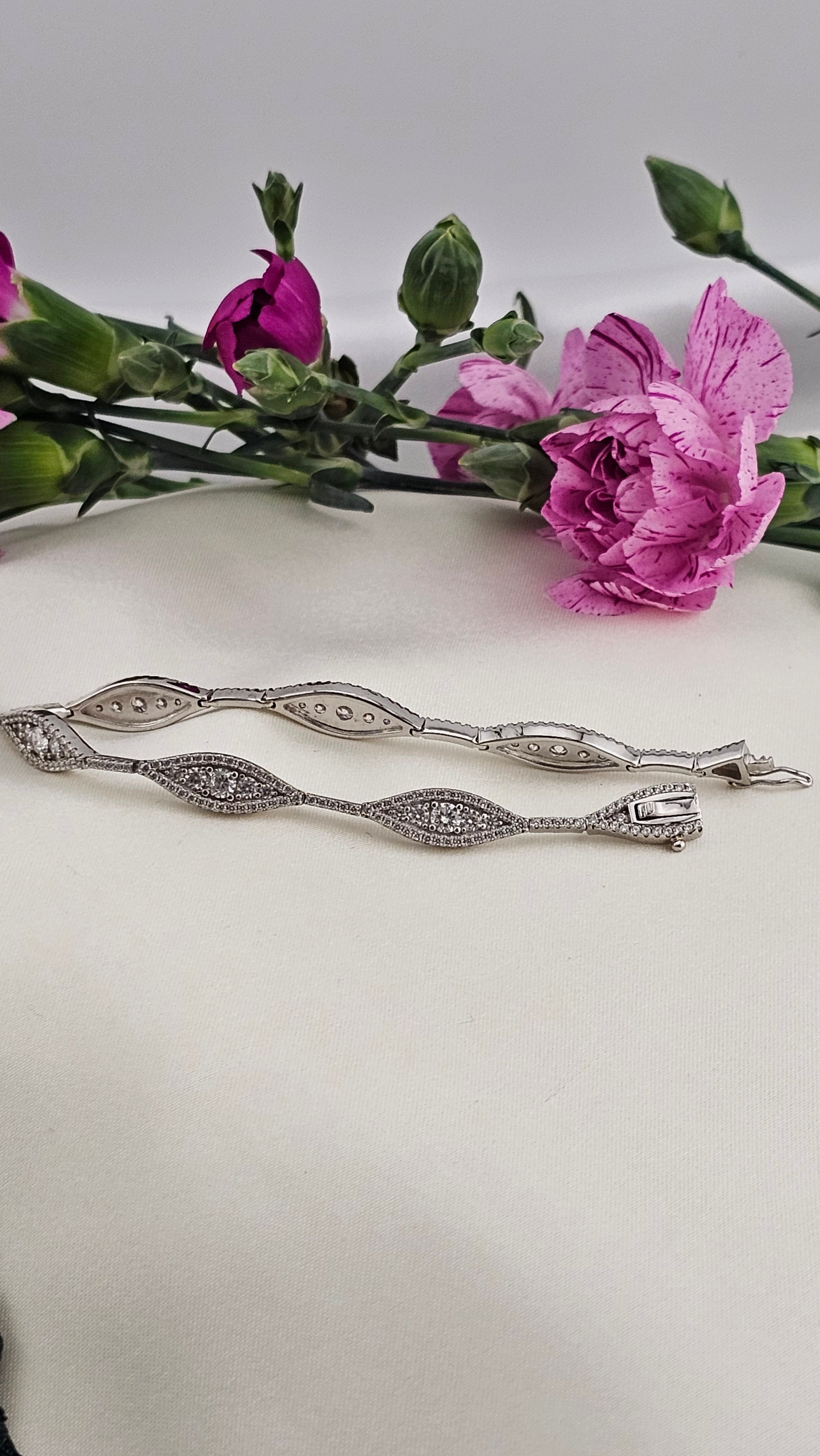925 Sterling Silver Sparkle Link Bracelet set with CZ , 18 cm