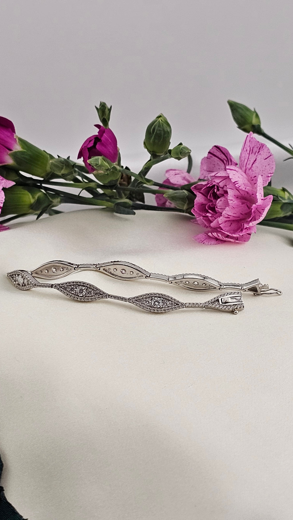 925 Sterling Silver Sparkle Link Bracelet set with CZ , 18 cm
