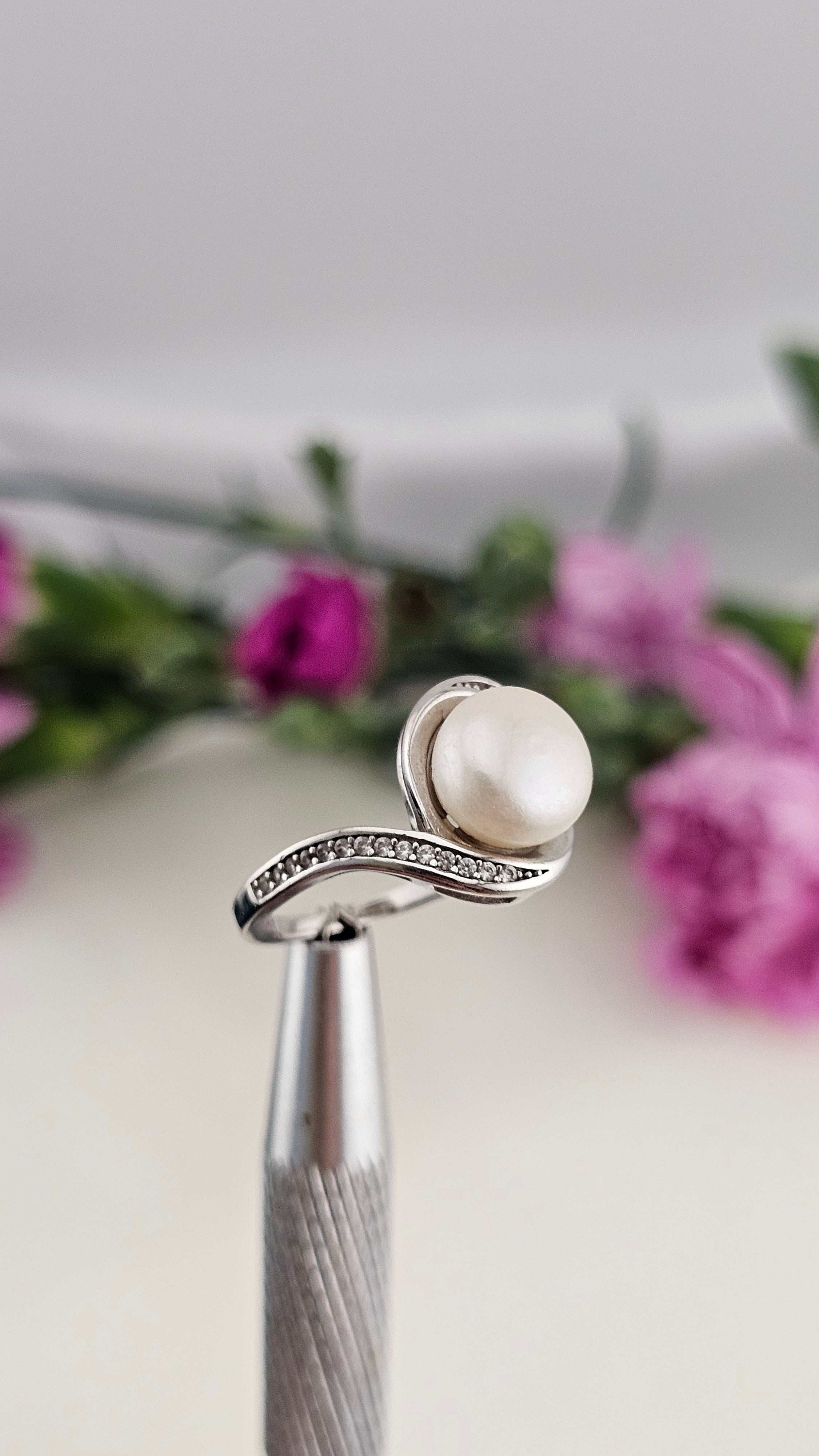 925 Sterling Silver Pearl and Diamonique Cubic Zirconia ring , size L 1/2