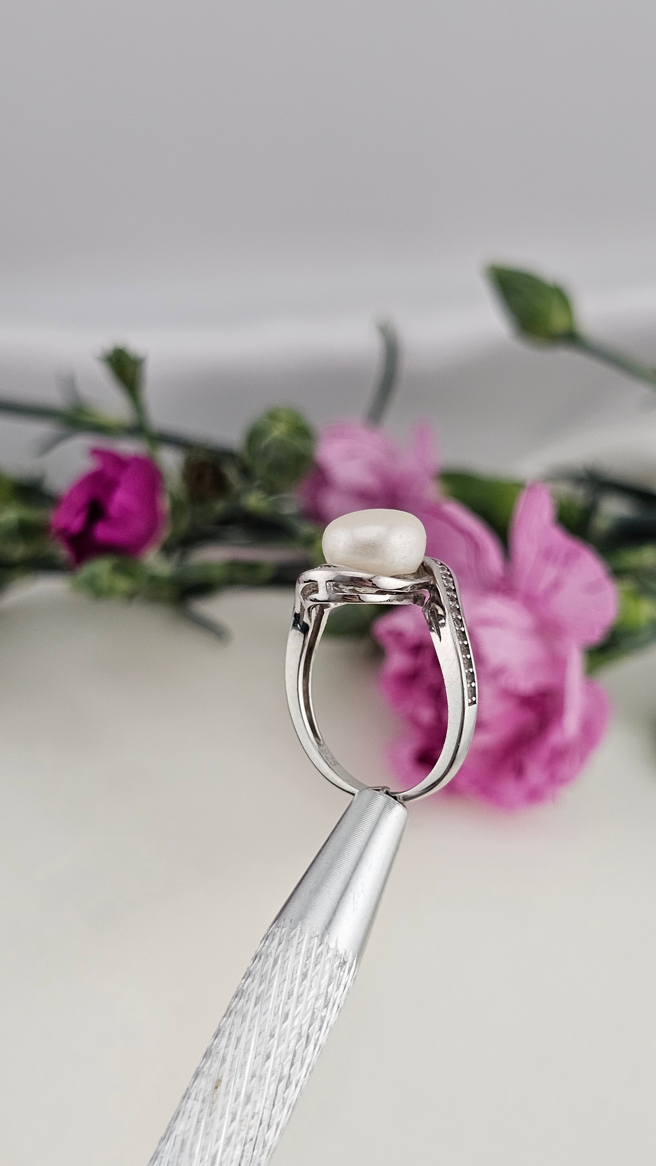 925 Sterling Silver Pearl and Diamonique Cubic Zirconia ring , size L 1/2