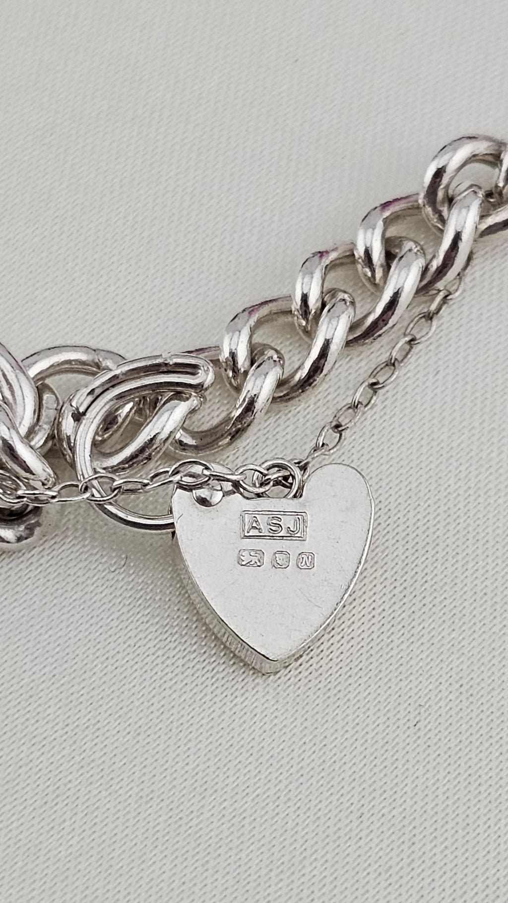 Vintage 925 Sterling Silver curb link hear padlock Bracelet 17cm