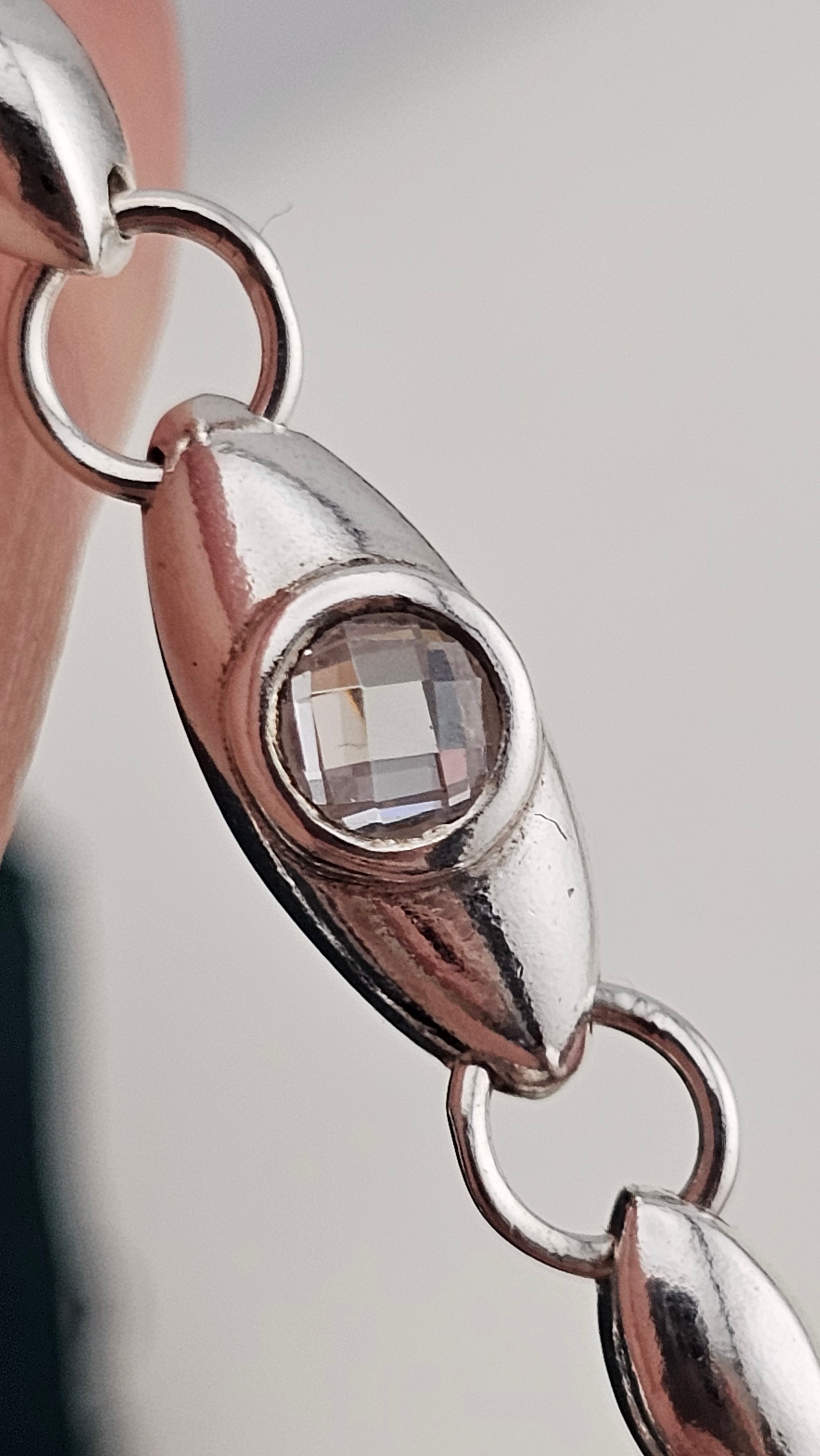 925 Sterling Silver Toggle clasp Bracelet set with White Mixed cut Topaz , 17cm