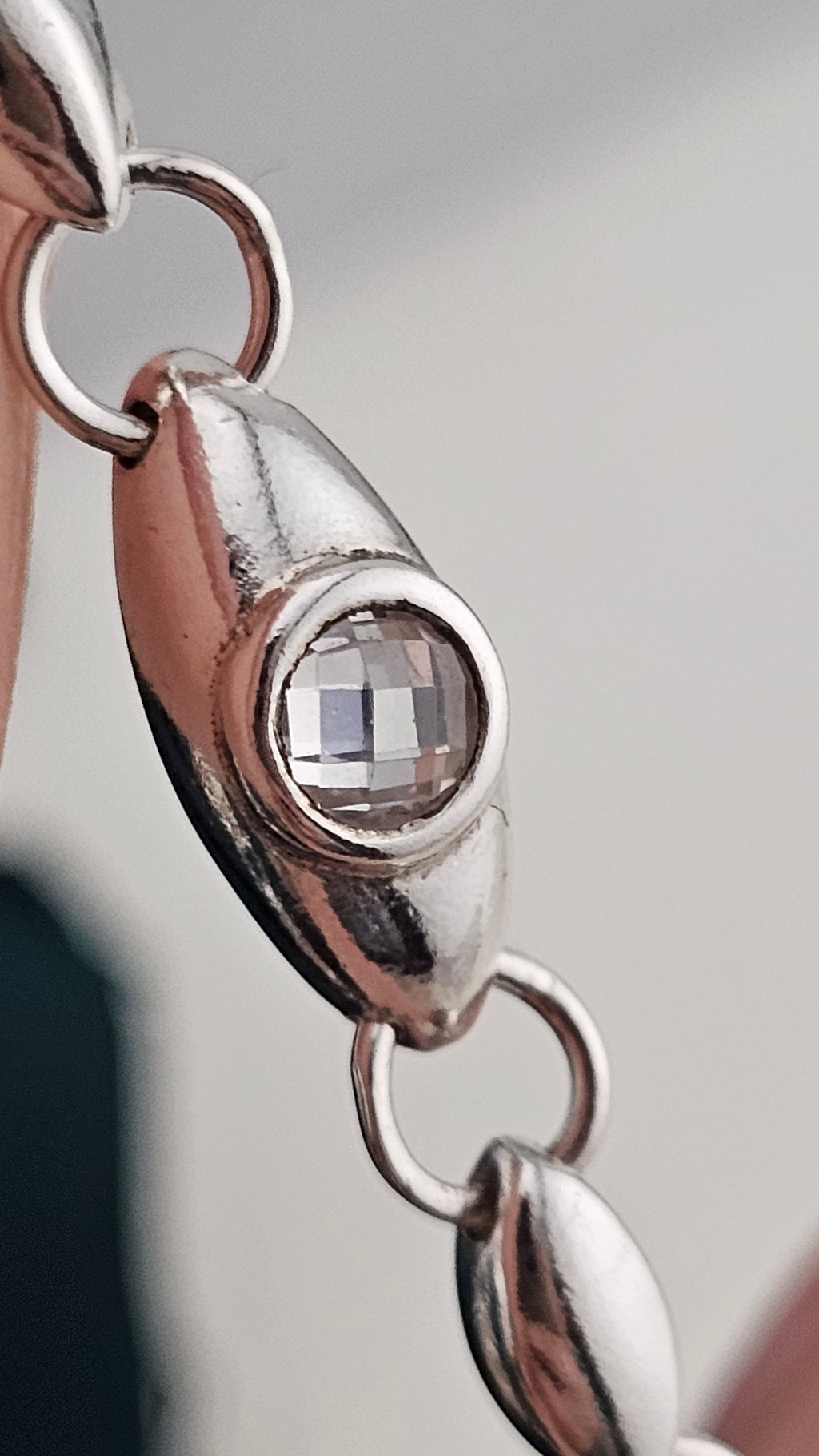 925 Sterling Silver Toggle clasp Bracelet set with White Mixed cut Topaz , 17cm