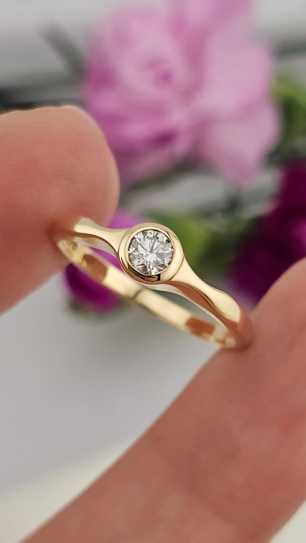 18ct Yellow Gold 0.25ct Natural Diamond Solitaire Ring , size R 1/2