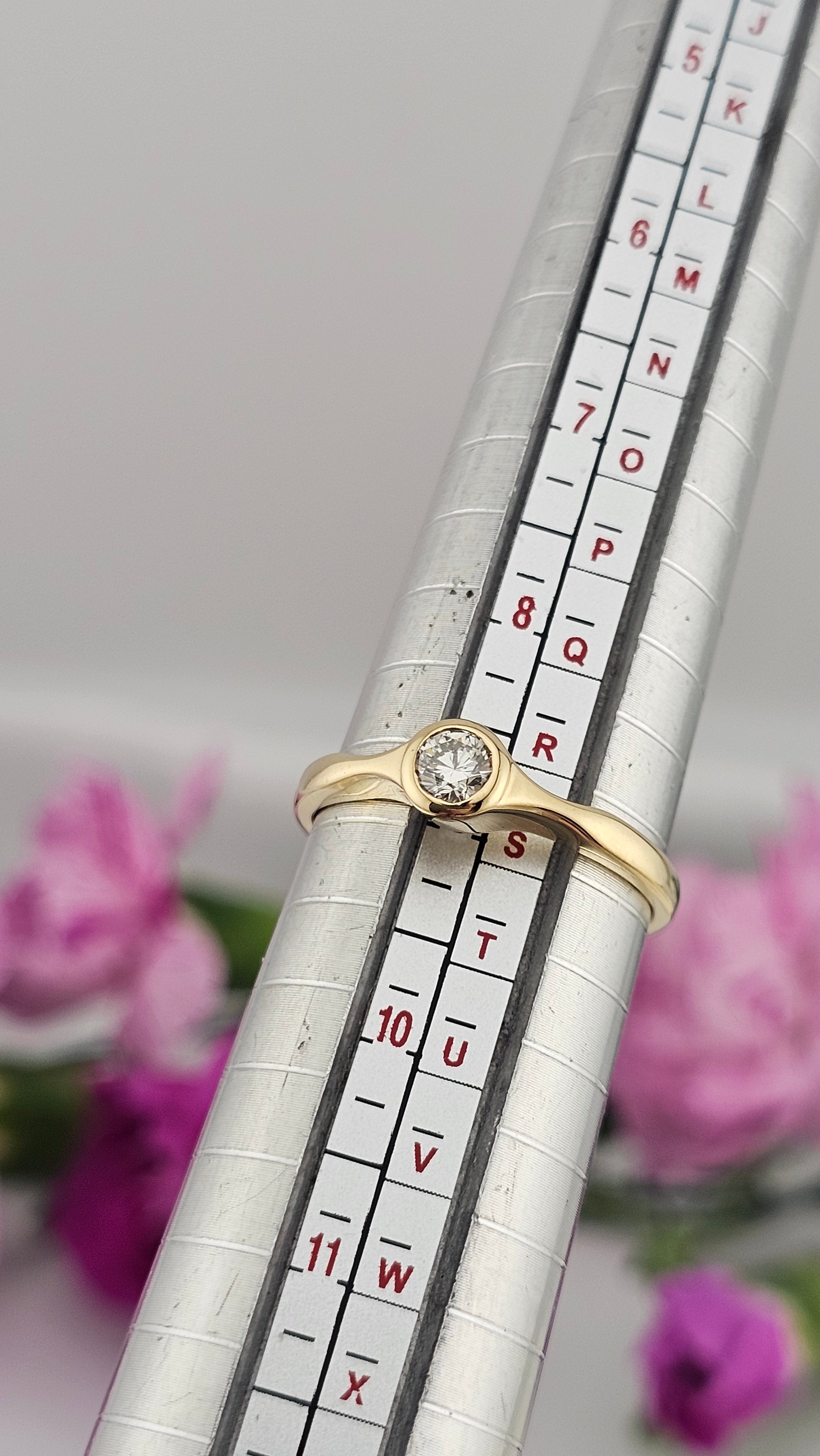 18ct Yellow Gold 0.25ct Natural Diamond Solitaire Ring , size R 1/2